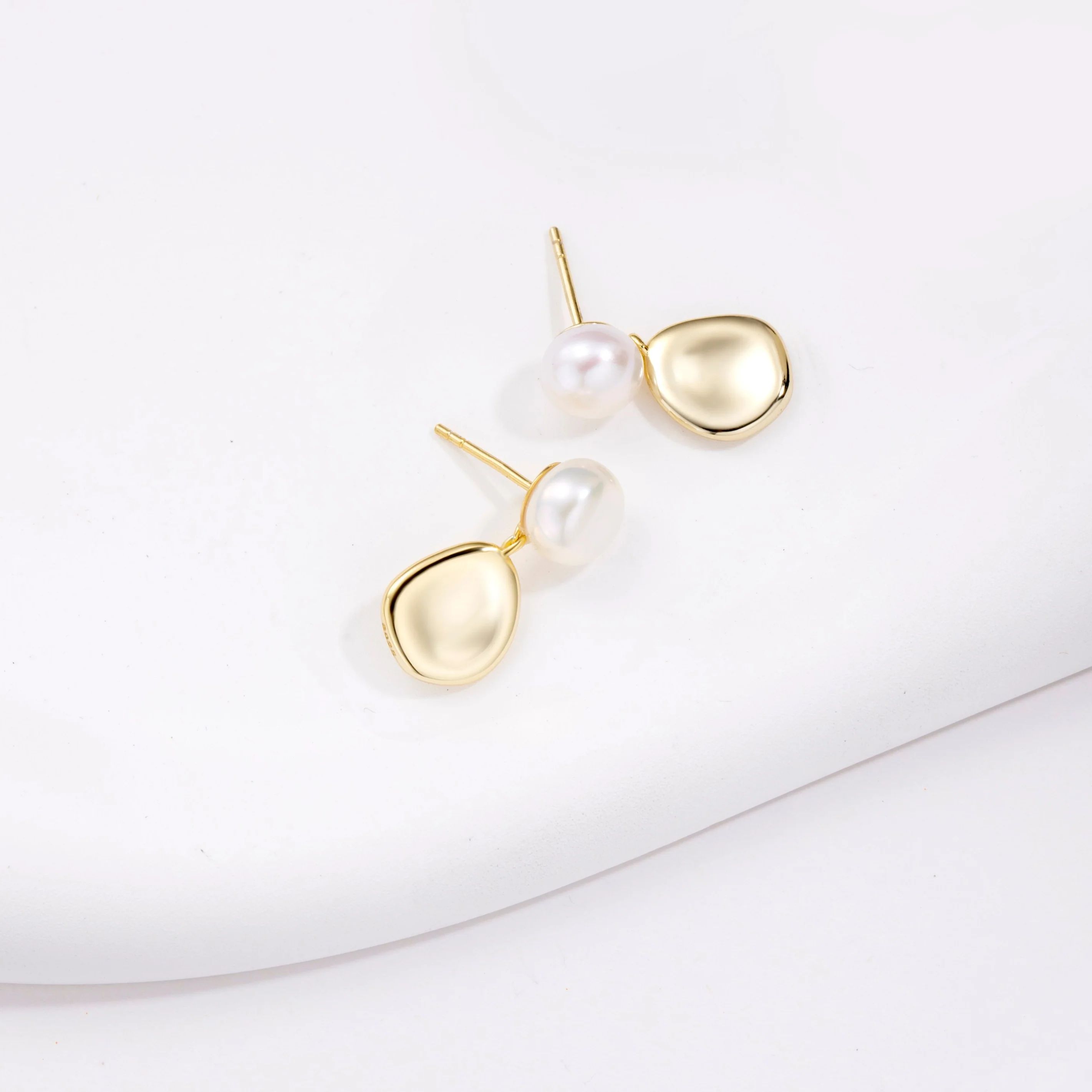 Modern Drop Pearl Earrings | Victoria Emerson
