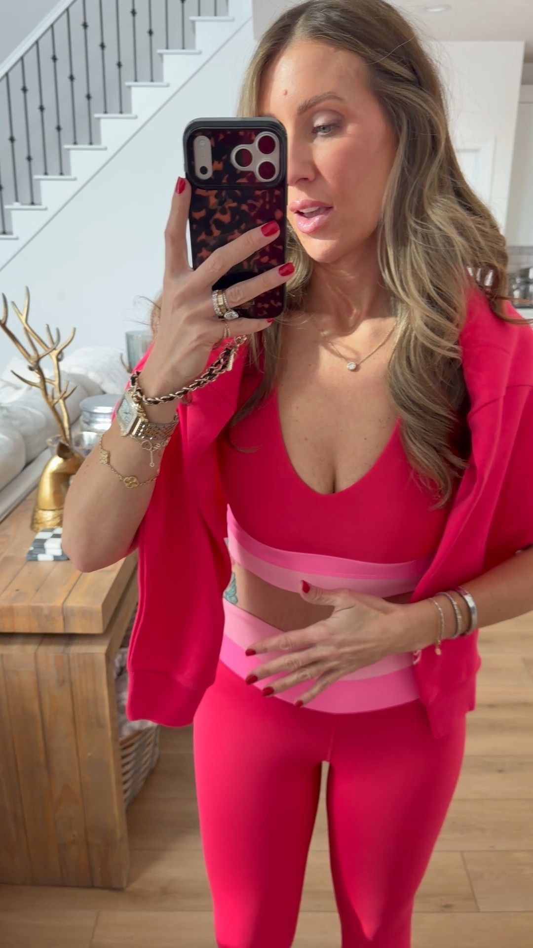 Size medium tops and leggings 


#LTKMidsize #LTKOver40 #LTKActive