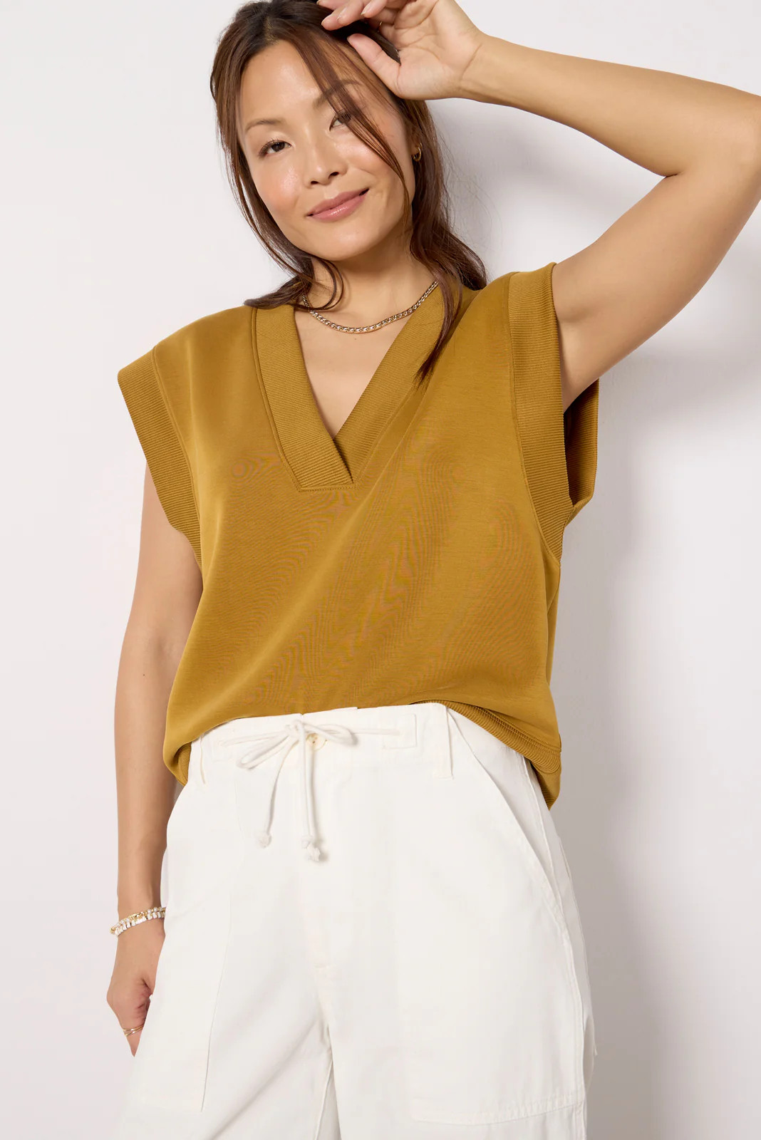 Eva Sleek V Neck Top | Evereve