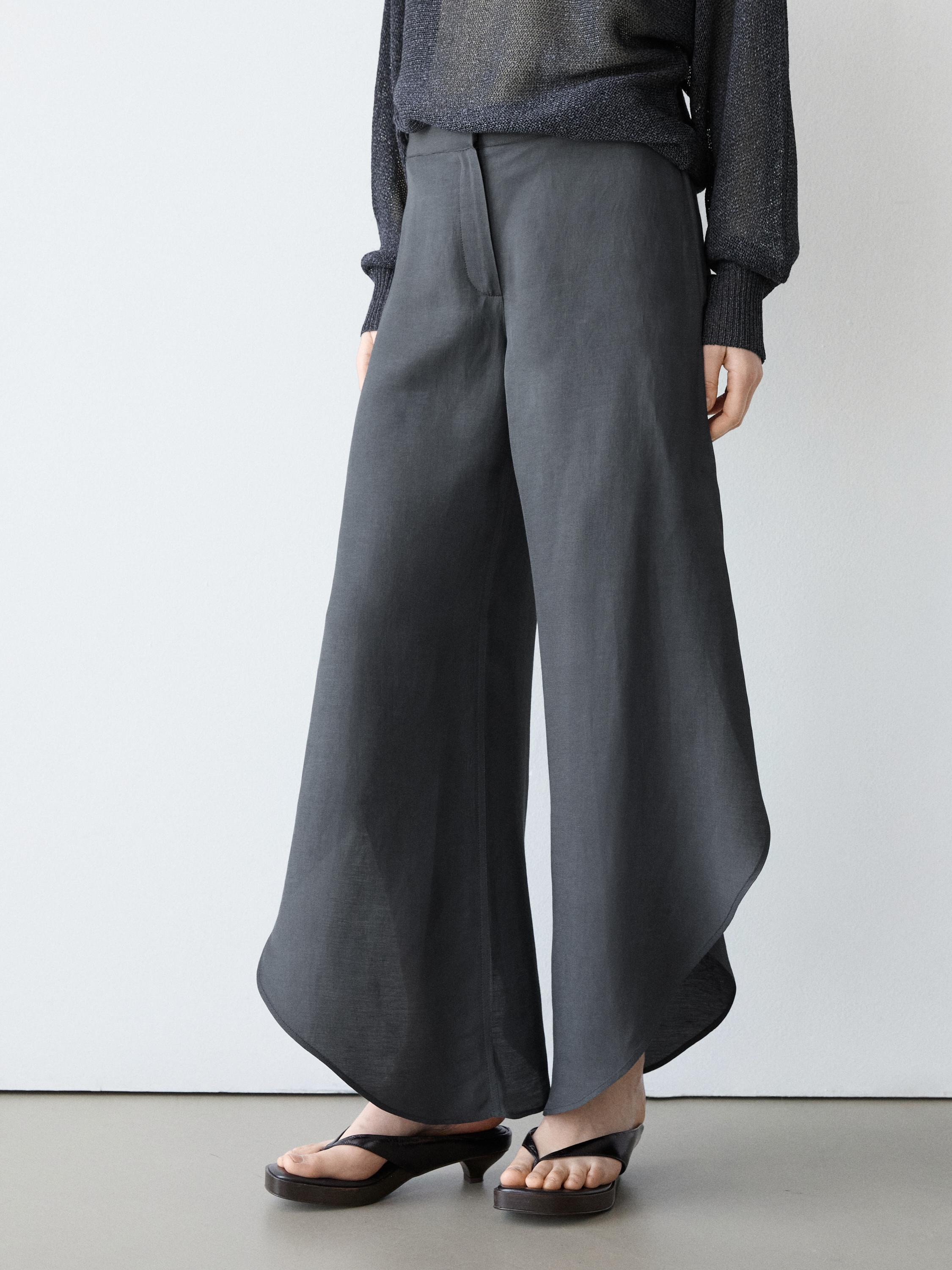 AUSSEHEN ANSEHEN
Hose mit Leinen und Schlitzdetail

 100 €  Farbe:  Anthrazitgrau  Hinzufügen | Massimo Dutti DE