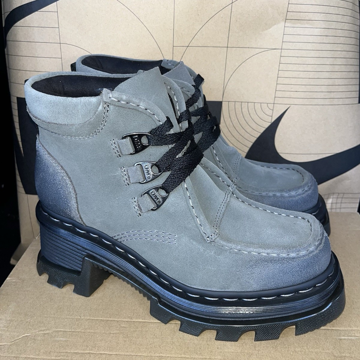 NEW Dr. Martens Corran 3I 3-Eye Suede Heeled Boots Women’s Size 7 Grey Wednesday | eBay US