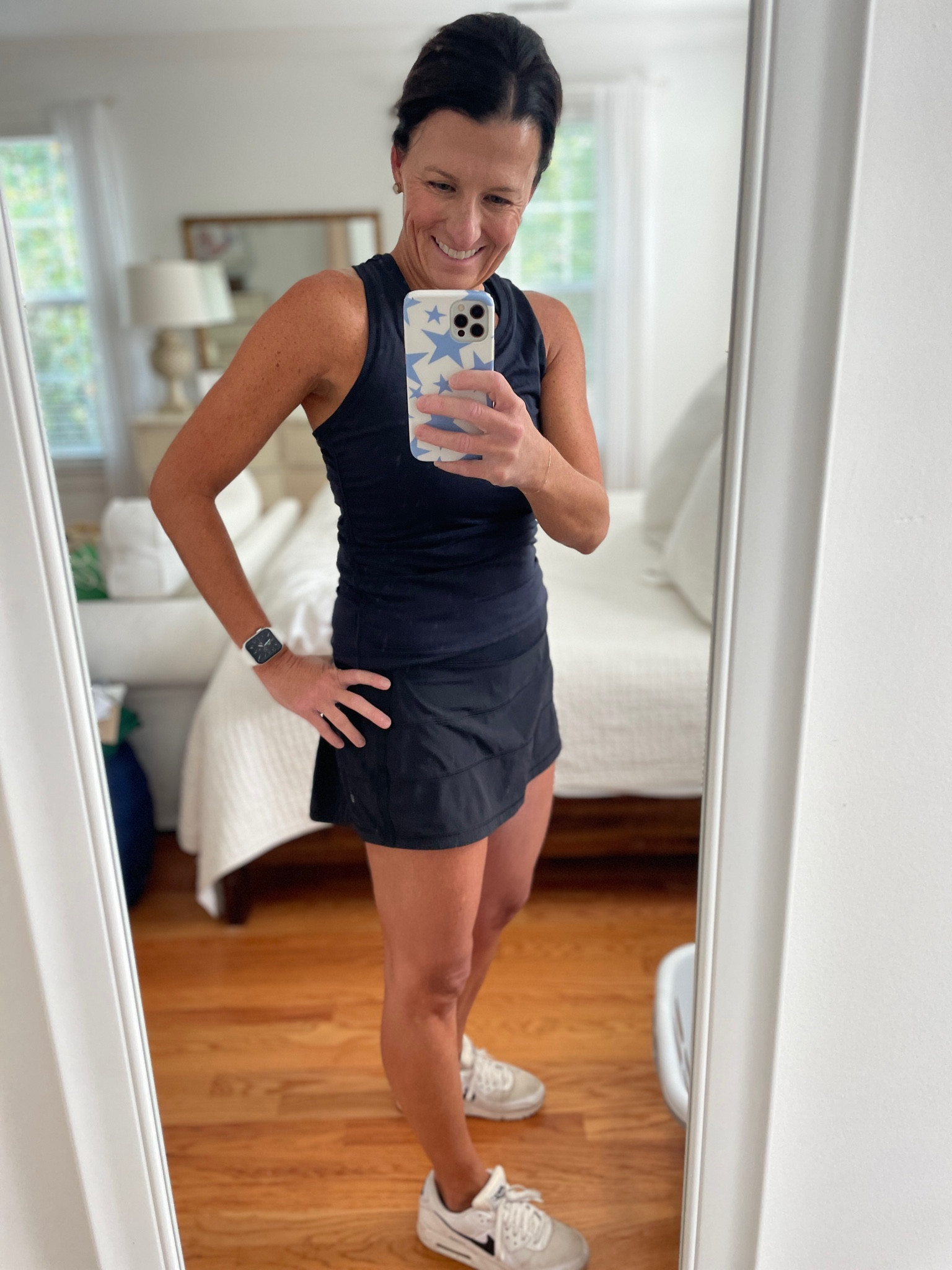 I needed a workout clothes refresh! Snagged this cute top and a couple other things from Athleta yesterday. 😍 It’s always more fun to workout when you feel good in what you’re wearing!