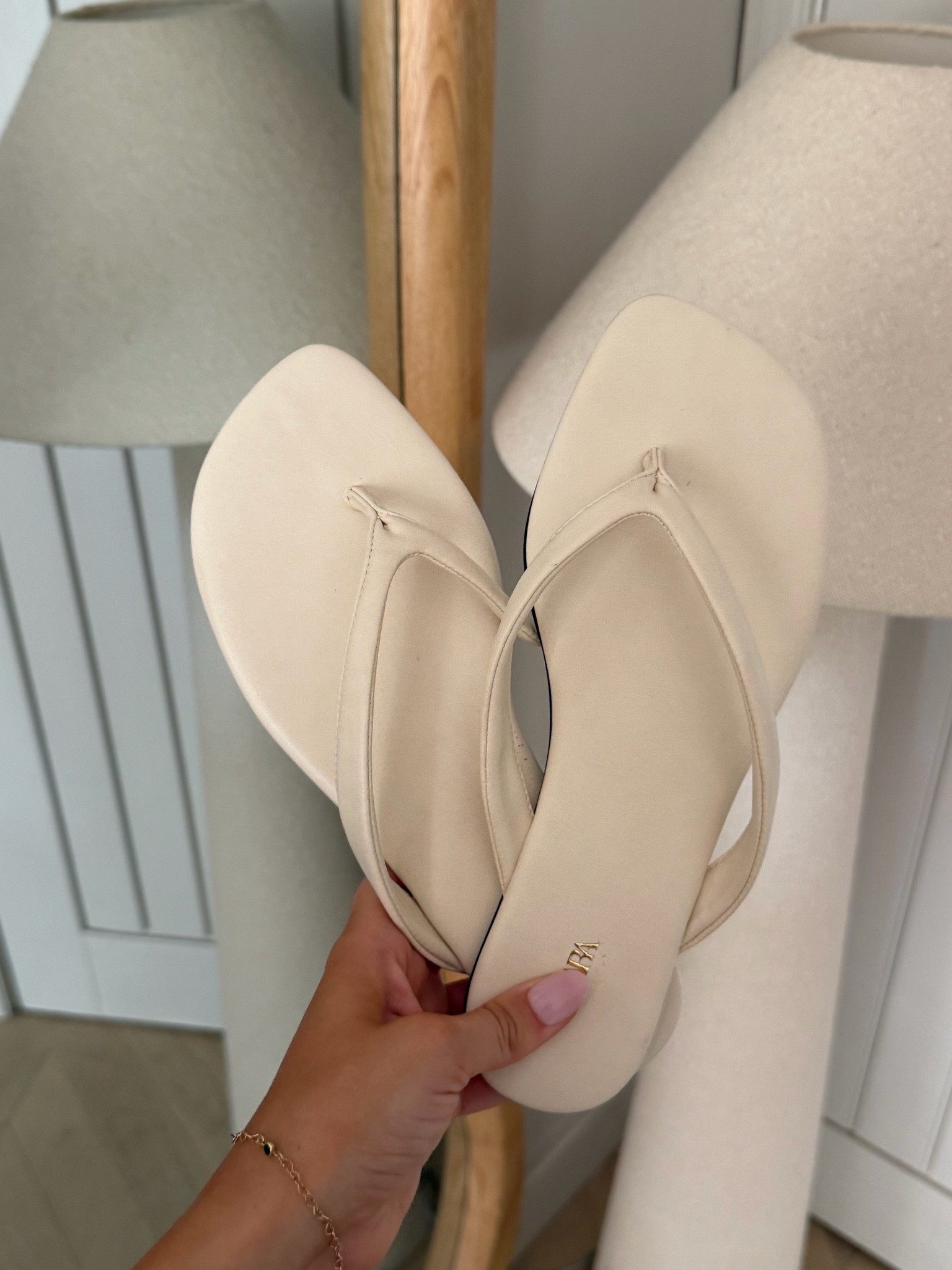 Everyday flip flops!! 🤍

#LTKFashionMonth #LTKuk #LTKsummer