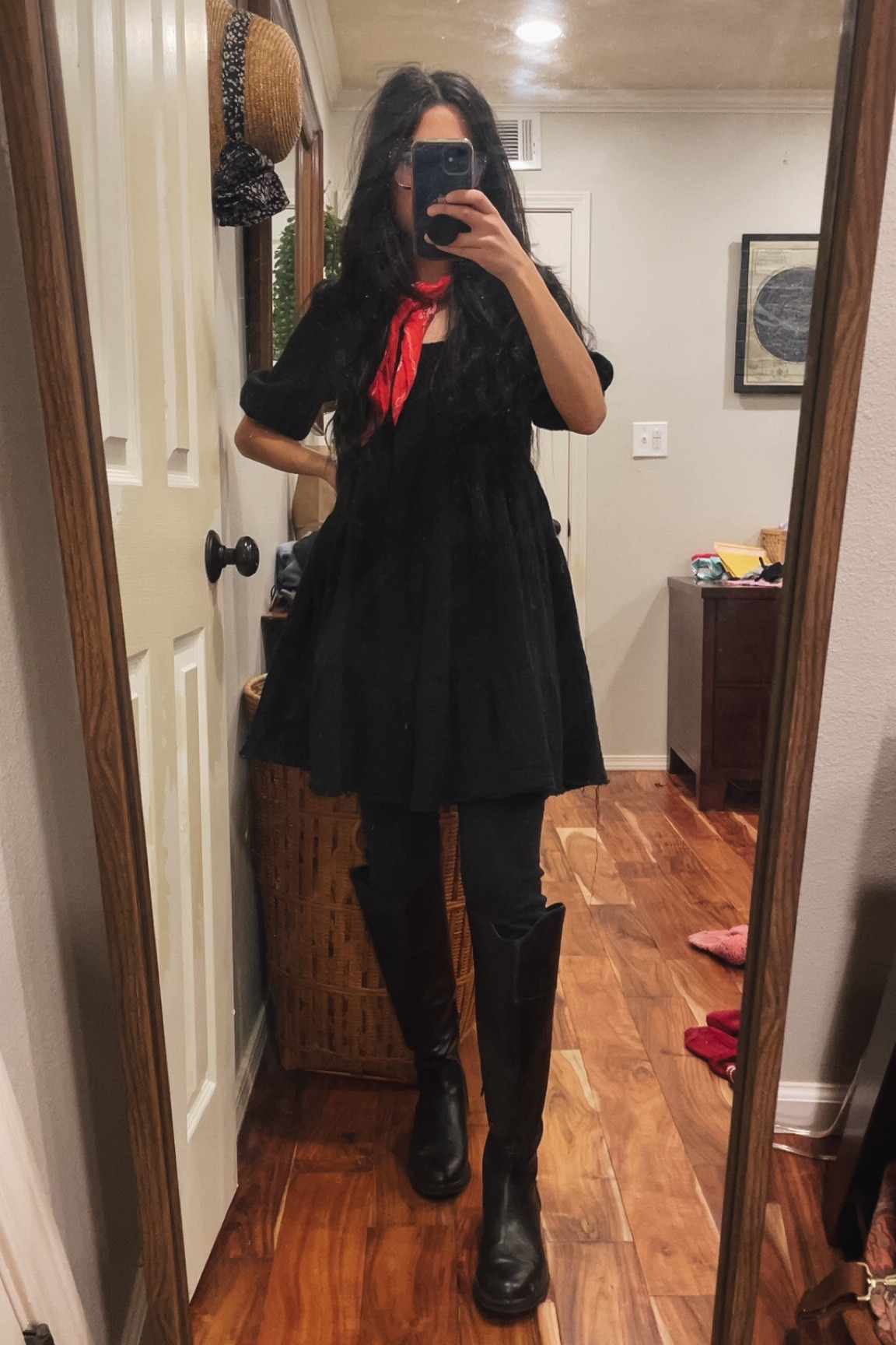 Pop of color 🖤