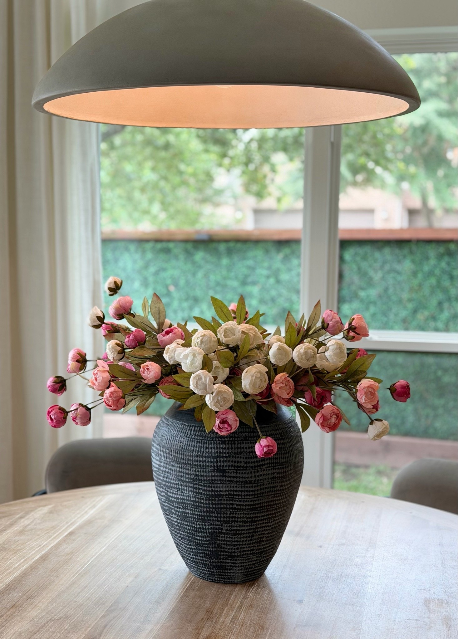 Memorial Day Weekend Ready ❤️🤍💙

Peonies
Vase
Dining table

#LTKSeasonal