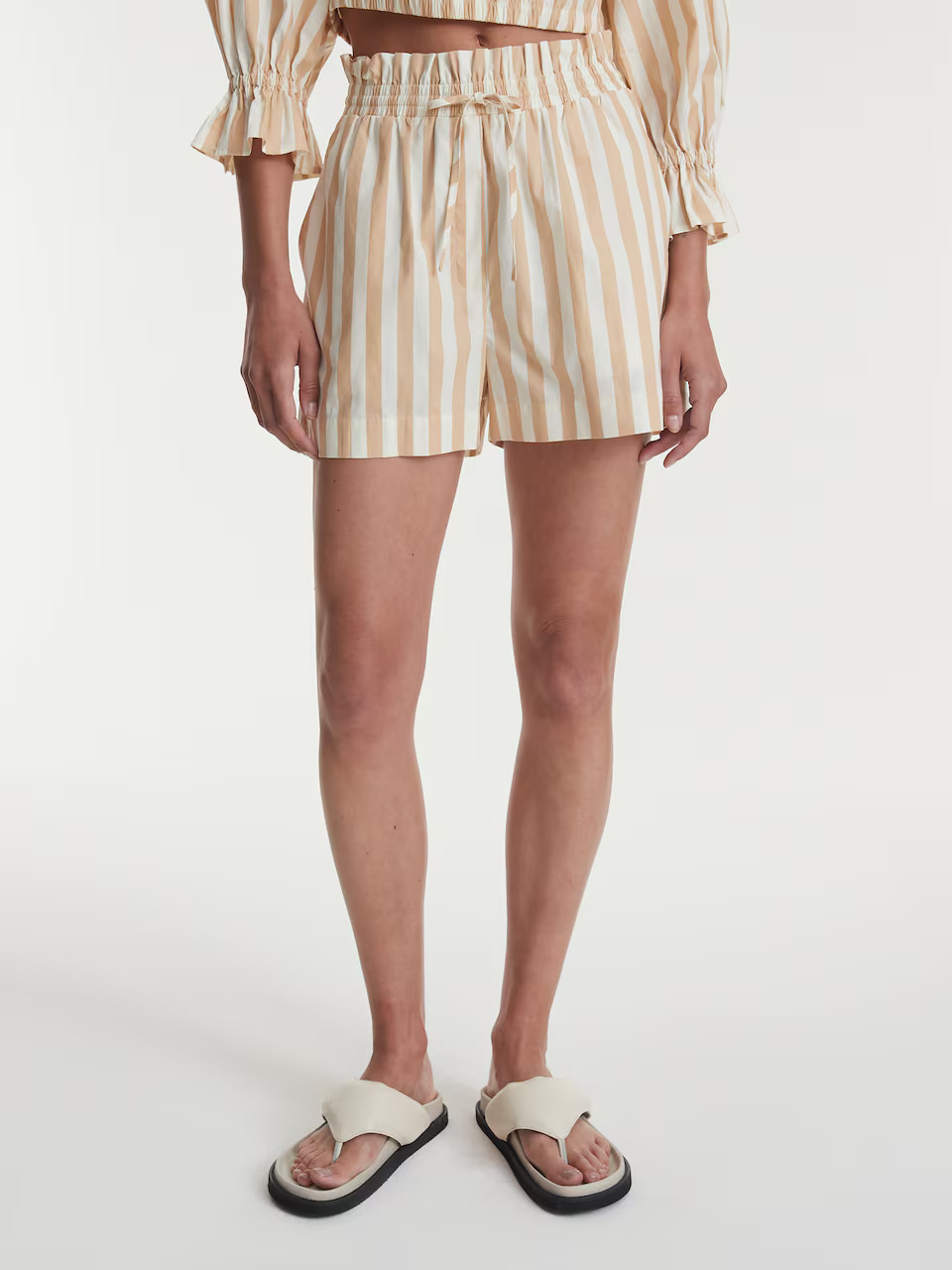 EDITED Loosefit Broek 'Baila' in Beige, Wit | ABOUT YOU NL