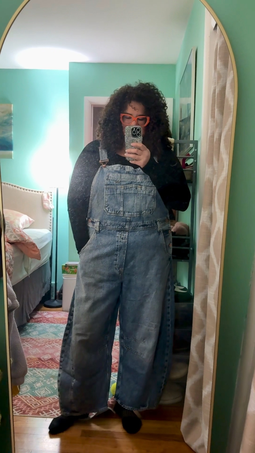 Obsessed with these barrel leg overalls! I got the XL as a true 14/16 and they fit perfectly. They are meant to be oversized/slouchy. These will be so fun to wear with sneakers and a tee this spring. And long sleeve/bodysuit and combat boots this winter.

Snag a pair before they sell out! They are currently on sale as well!

#overalls
#barrelleg

#LTKMidsize #LTKSaleAlert #LTKOver40