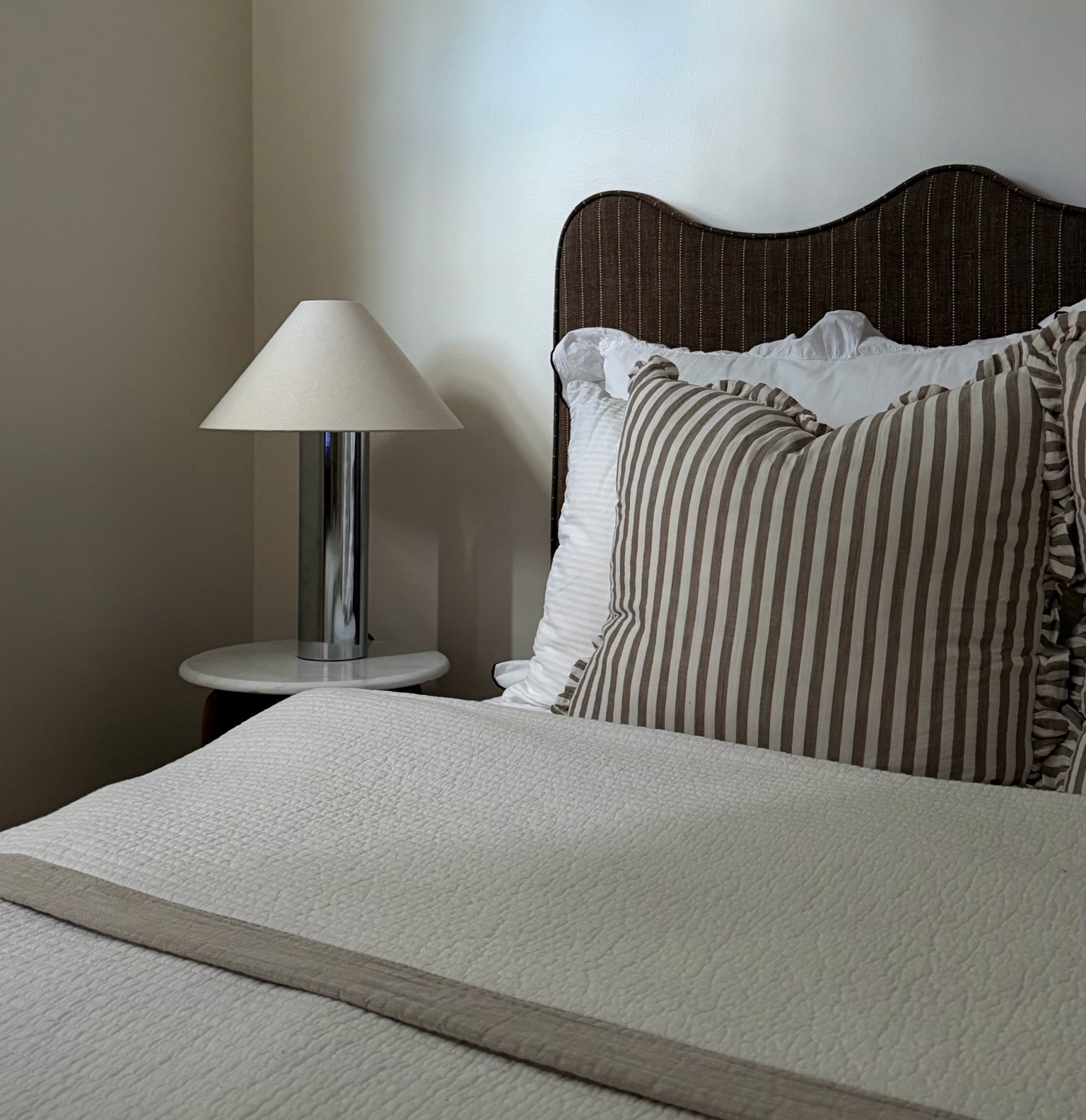 Loveee this lamp 
Bought 2 for the guest bedroom 
- The exact headboard is sold out currently but I linked the same one, just has solid color options now

#LTKHome #LTKdayinmylife