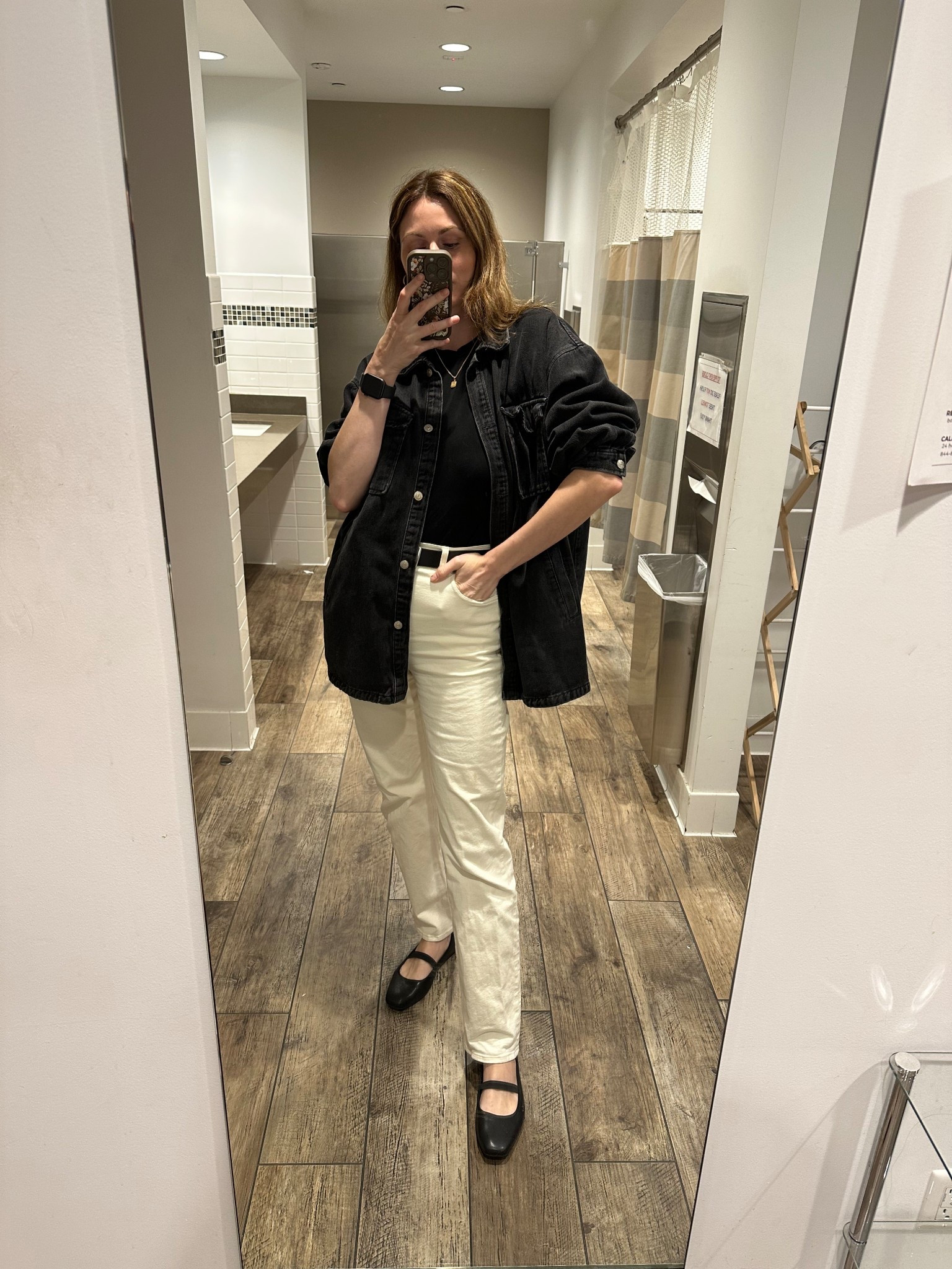 Mixing blacks and whites

#LTKSaleAlert #LTKFindsUnder50 #LTKOver40