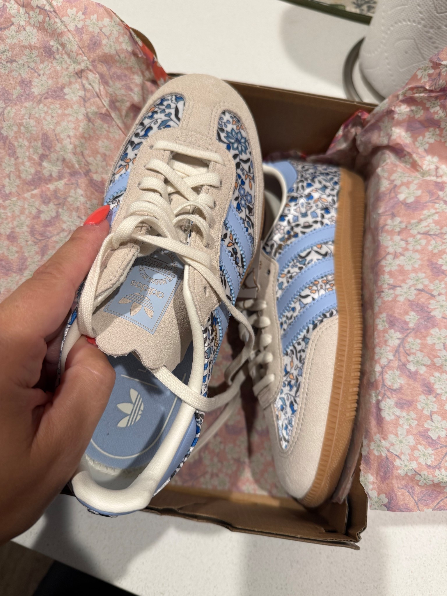 Sneaker hack: order kids sizes because they are cheaper and have better colors!!

I am a 6.5 in women’s and wear a big kids size 4 in Sambas 

#LTKStyleTip #LTKShoeCrush #LTKKids