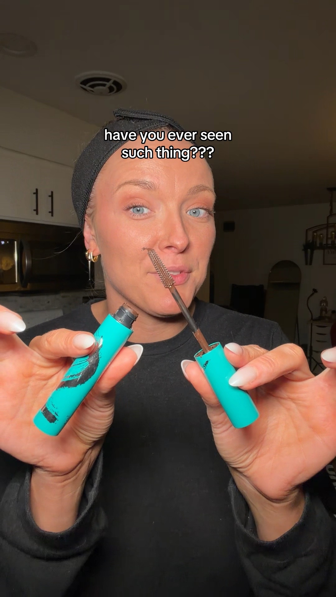 Thrive’s tubing mascara has completely shocked me 😳 

#mascara #tubingmascara #thrivemascara 