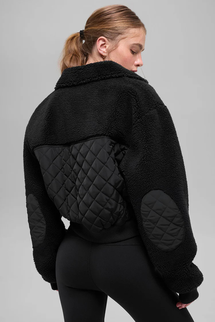 Model is 5'7.5” wearing SModel is 5'7.5” wearing SWearing Size SmallModel is 5'7.5”, with a... | Alo Yoga (US)