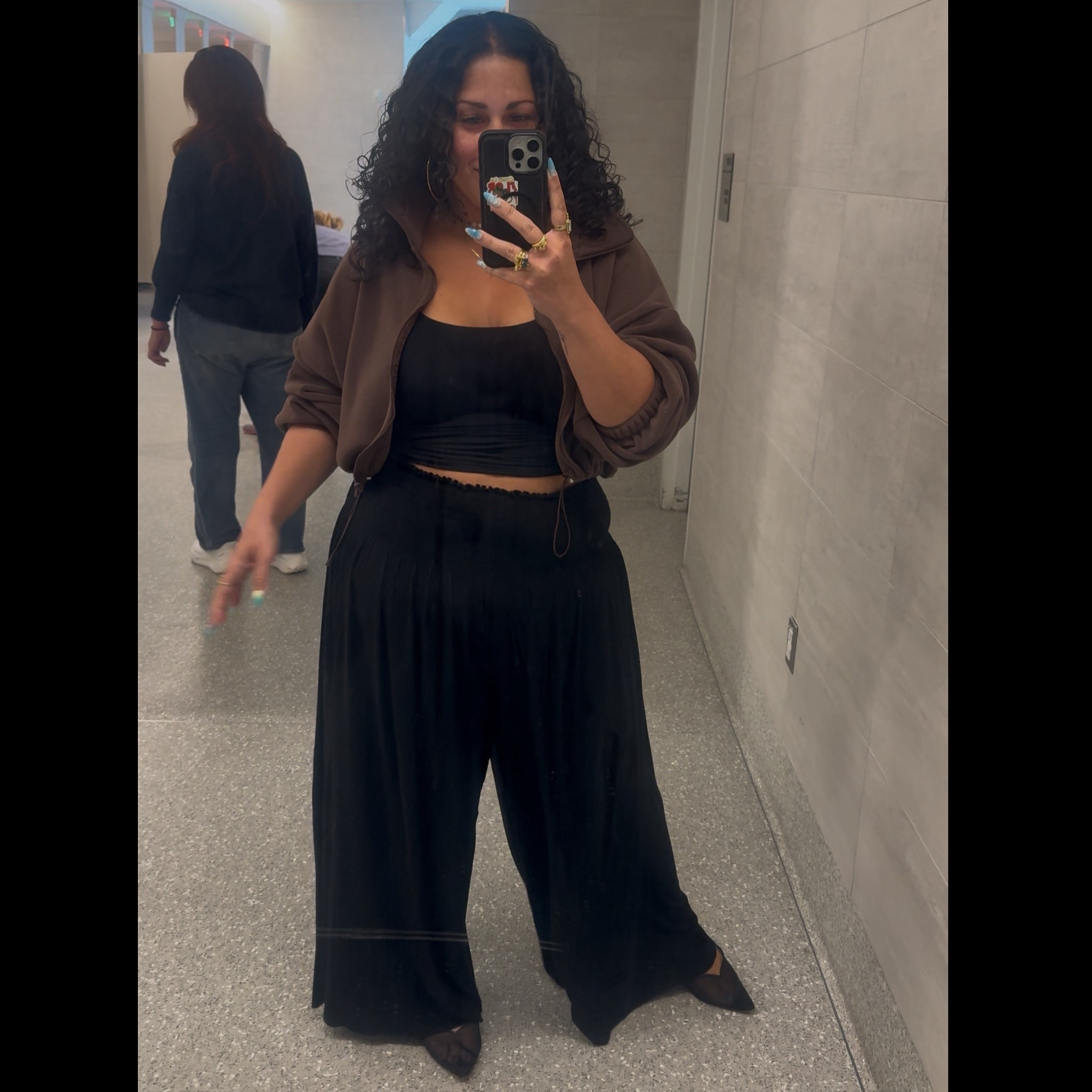Airport outfit 

Size large jacket 
Size xl tank 
Size xl pants 

@amazonfindsandfashion 

#airportoutfit 

#LTKMidsize #LTKPlusSize