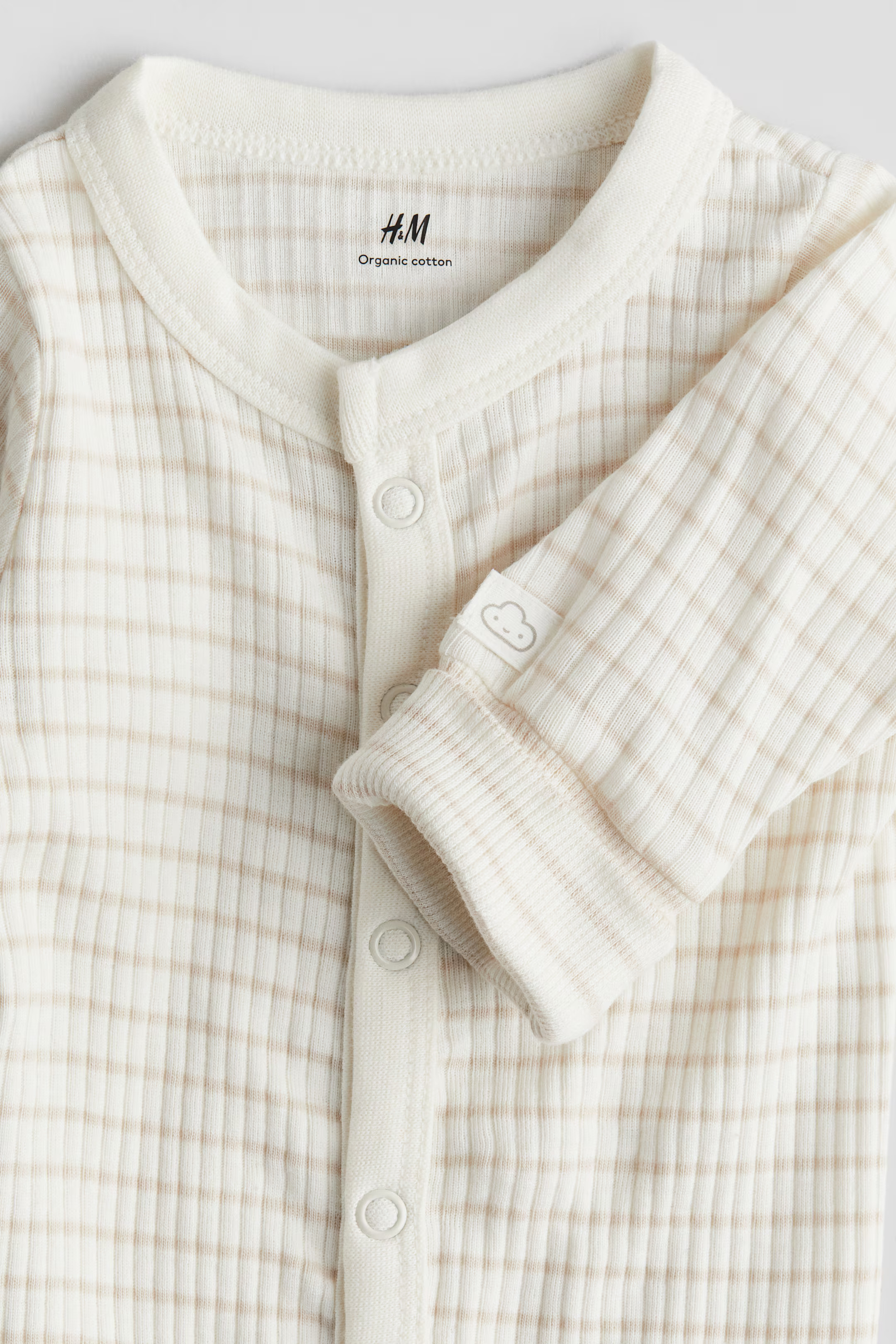 Adjustable-fit romper suit | H&M (UK, MY, IN, SG, PH, TW, HK)