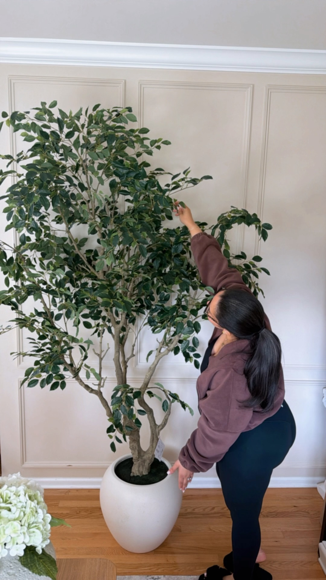 This faux ficus tree looks so realistic. Such a statement piece, it’s 8ft tall and comes in this large planter.
#fauxtree #ficustree #olivetree #homedecor

#LTKHome #LTKSaleAlert