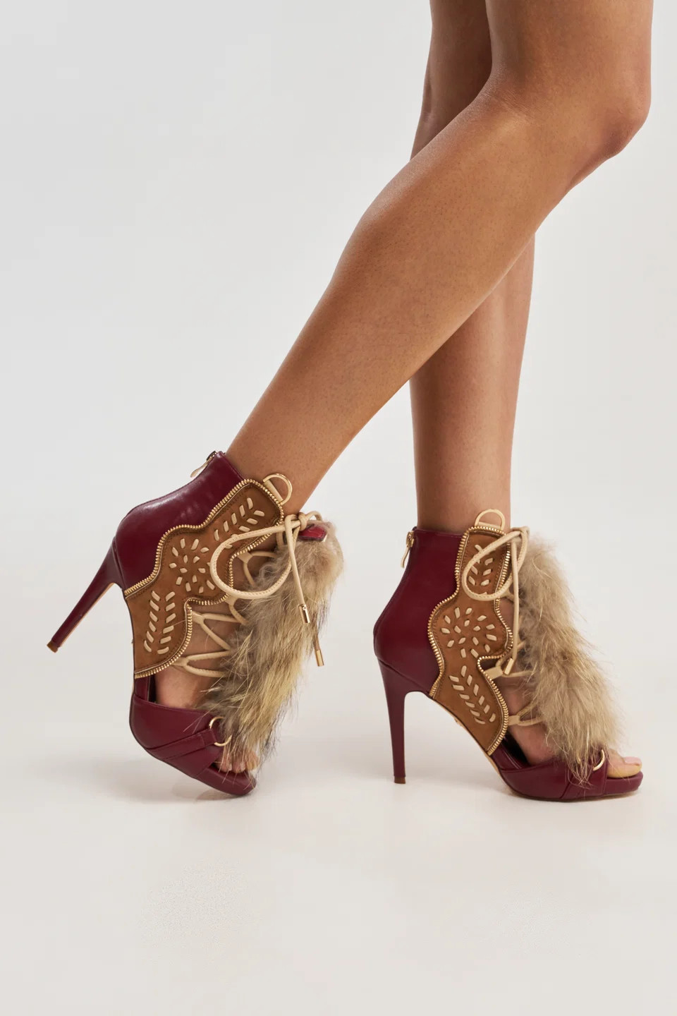 AKIRA Azalea Wang Shainy Multi Material Sandal | Size 8 | AKIRA