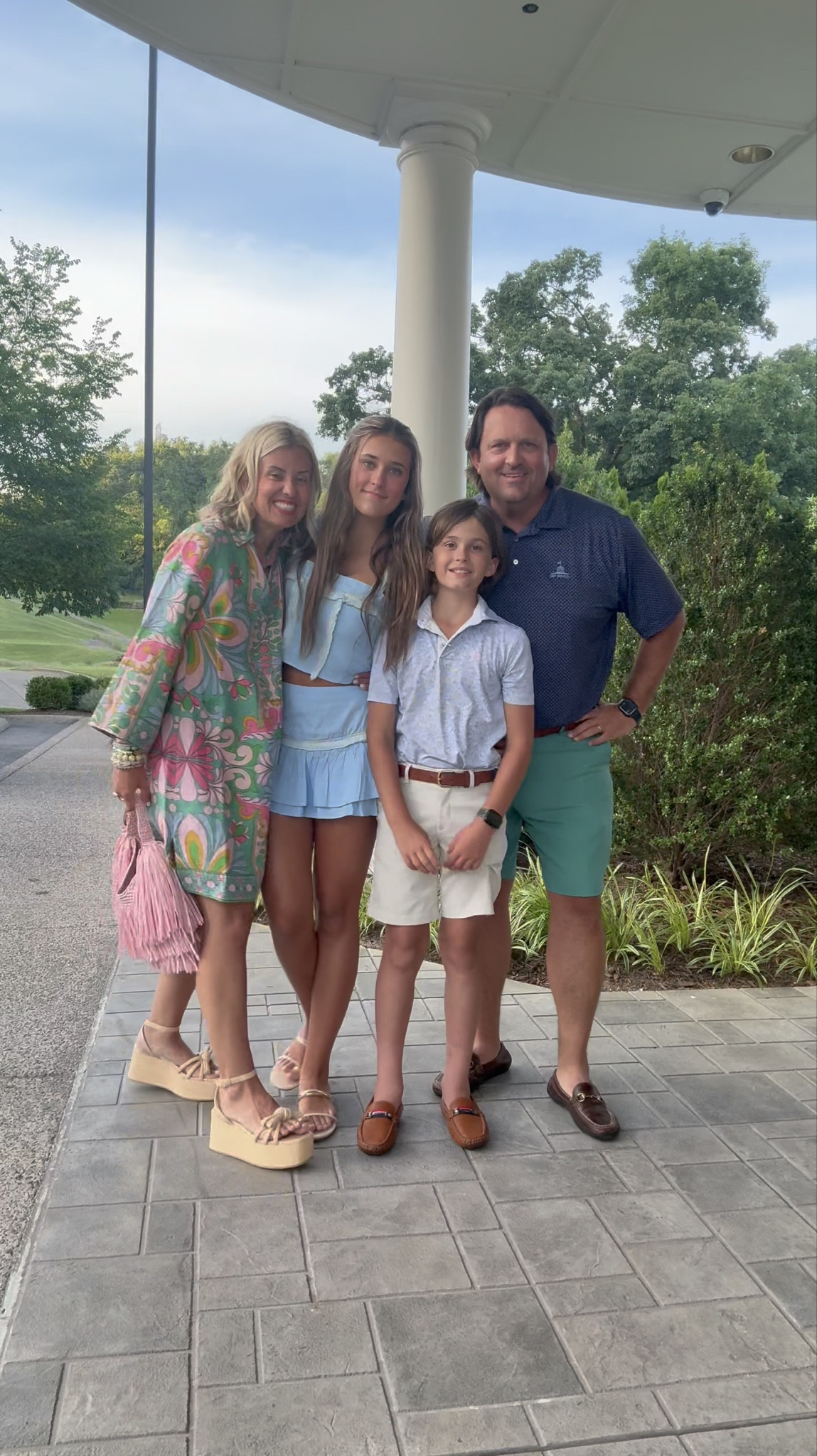 A little family fit check but missing big sis while she’s at camp!

MCs in m top, s skirt
I’m in size 2 dress, 8 shoes


#LTKootd #LTKdayinmylife #LTKKids
