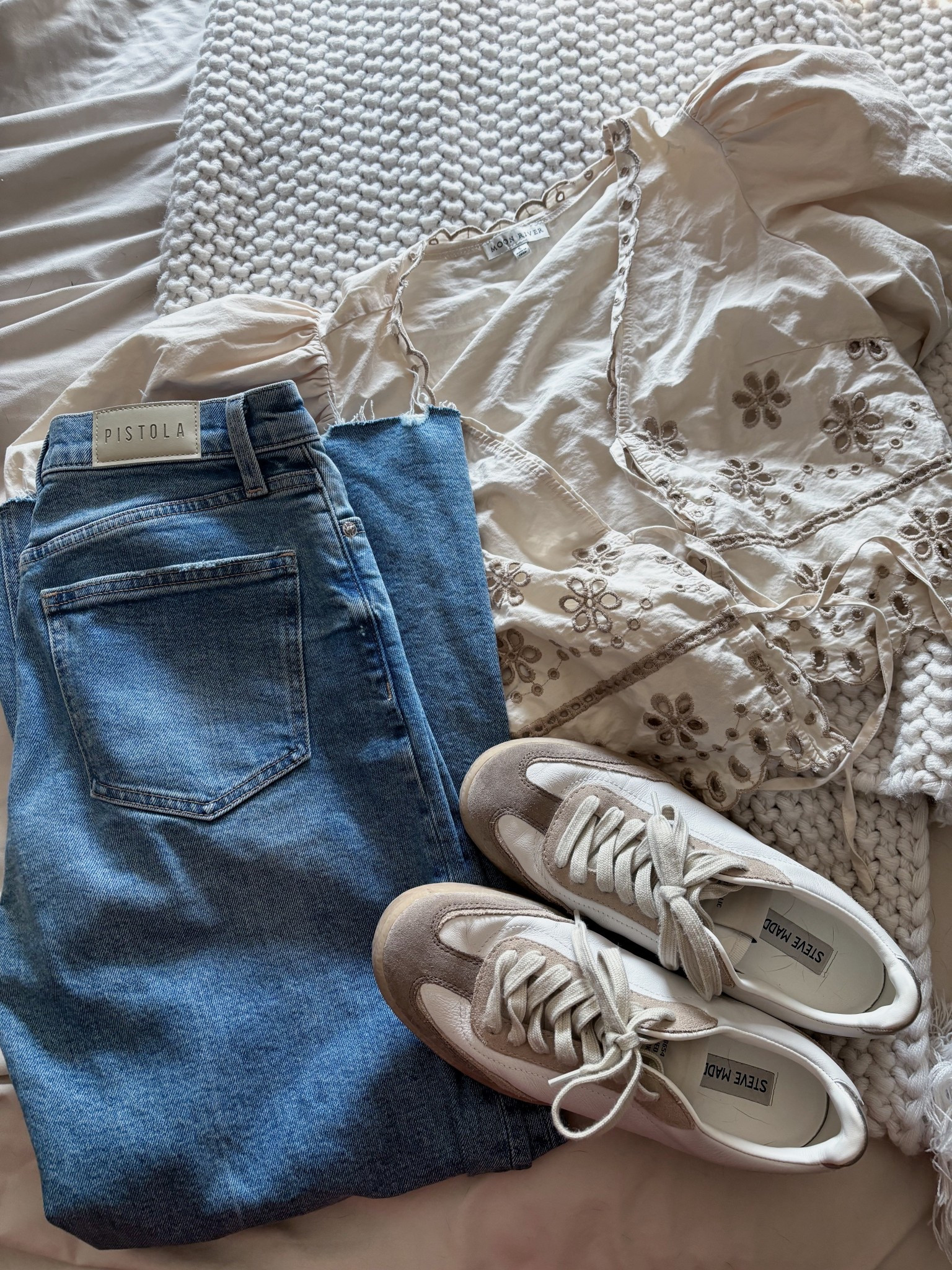 A cute and simple casual outfit 🤍🧸

#LTKFindsUnder50 #LTKSeasonal #LTKWorkwear