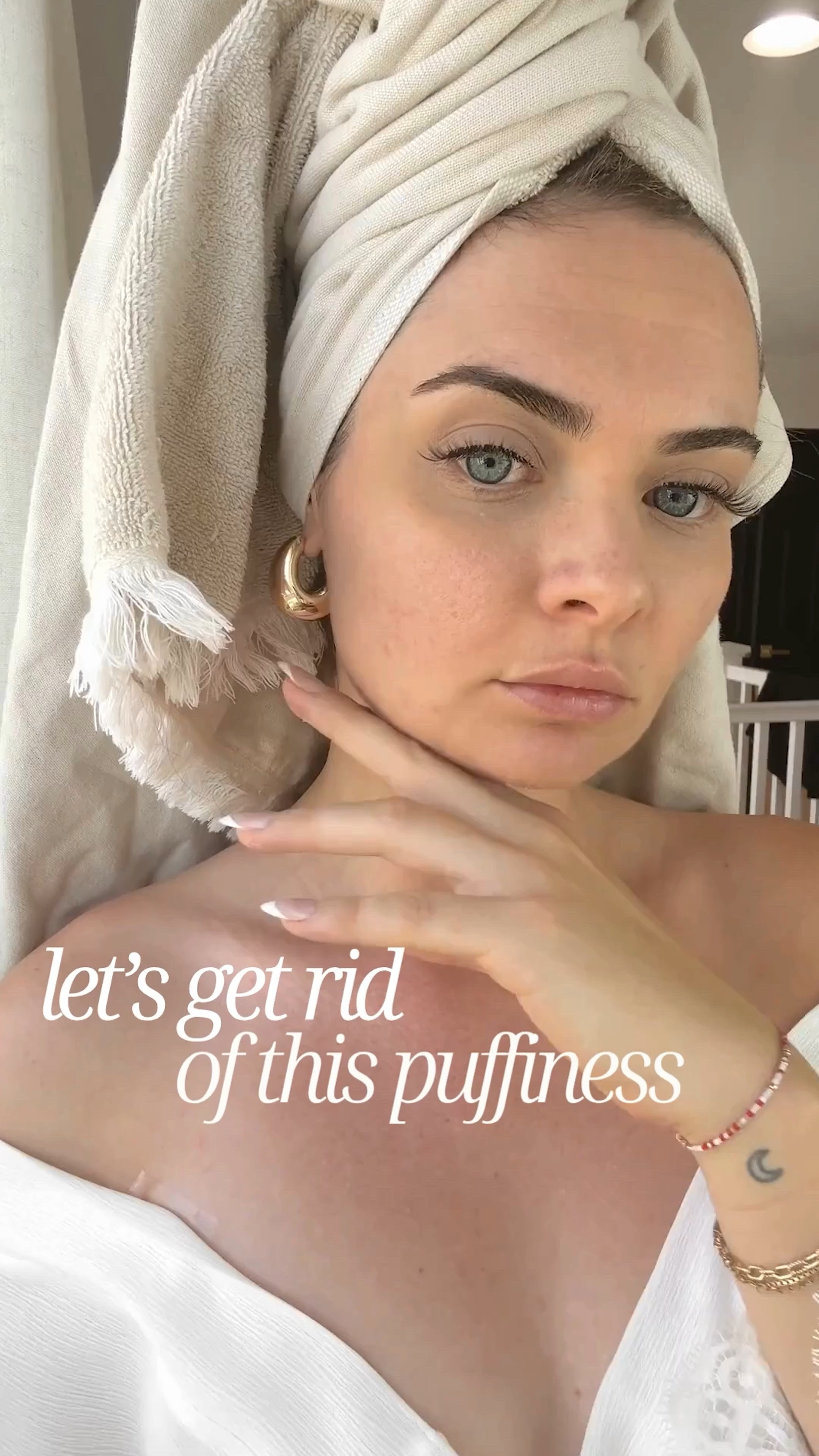 When we feel puffy, we bust out the @amiroglobal 🤍

Why I’ve added the R3 Turbo Skin Tightening Device to my weekly routine  ↓
+ reduces fine lines
+ instantly de-puffs (bye eye bags)
+ eliminates dark circles
+ brightens and tightens skin
+ defines the jawline
+ creates the perfect base for makeup

Quick tip: Adjust the intensity based on the area of your face. Use a lower frequency for your eyes and forehead, and increase it for your cheeks.

Shop my #amiro skincare faves on my @shop.ltk page and use code EVA50

#amirobeauty #beautywand #skincarehacks #beautytrends #ad  #skincaretips #skincareroutine #beautyhacks #skincareroutine 