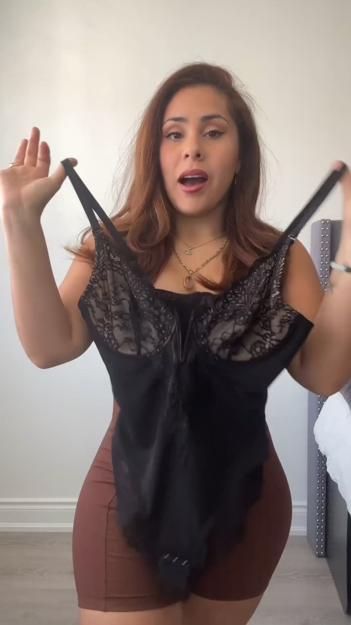 Amigas let’s style this bodysuit from @popilush 
✨Code Melissa-yx to save $$$$
📌save & follow @melis.vida for more inspo and finds

▪️Comment “bodysuit” and I’ll send you a DM.
▪️Comenta “bodysuit” y te Los mando directamente.
🔗 on my LTK & SF

_____________

Chic style, petite style, chic outfit everyday, summer look, quick and easy outfit, bodysuit, chic look

#popilush #bodysuits #styleinspo #casuallookstyle #chicoutfit #latina #latinacreators #easyoutfit #fashionablemom