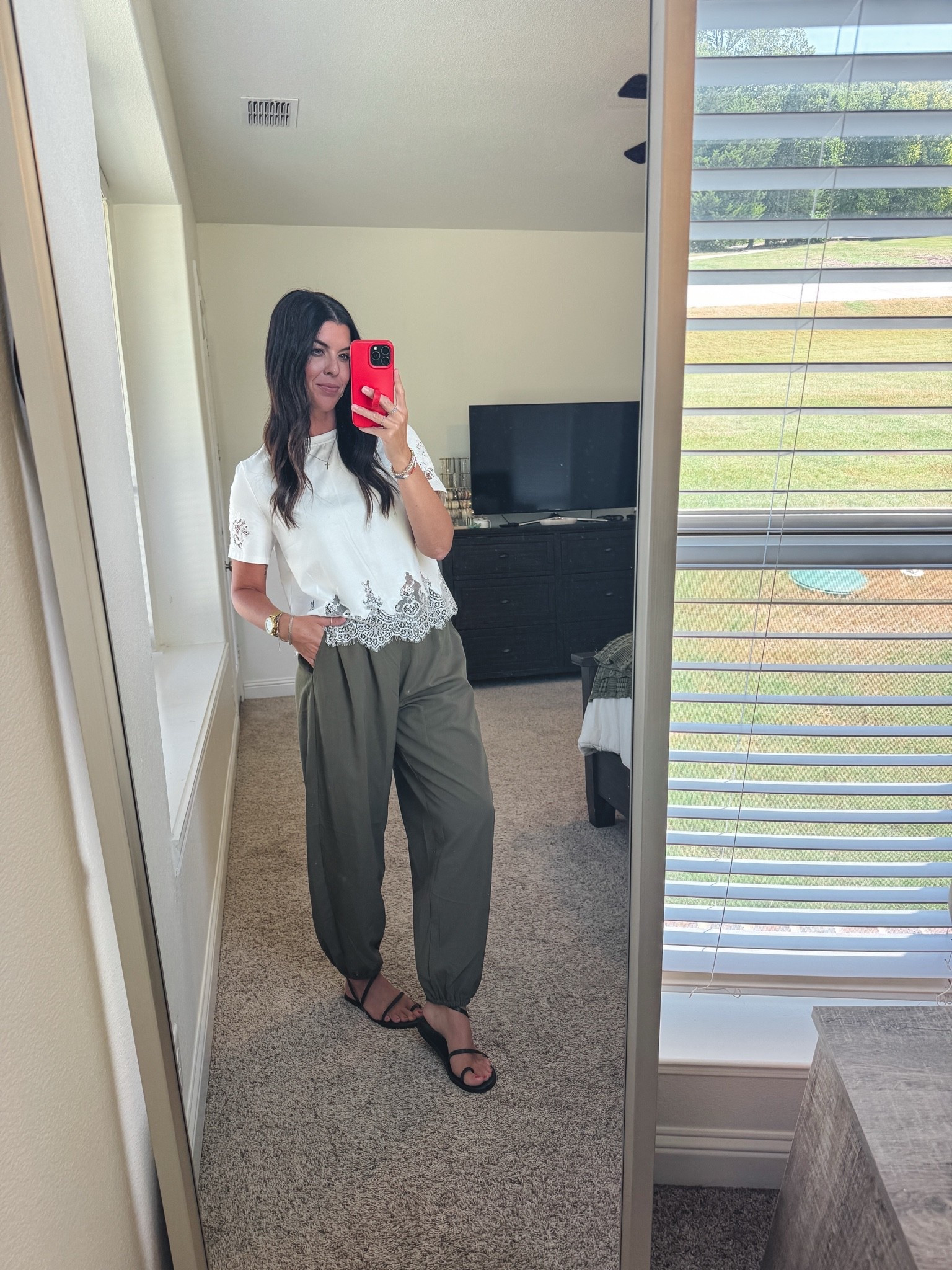 Daily outfit🤍

I’m loving the balloon pant trend and lace!!!

Top-medium
Pants- small

Dibs shade 5.5
Bronzer- caramel cappuccino

#LTKgrwm #LTKdayinmylife #LTKootd