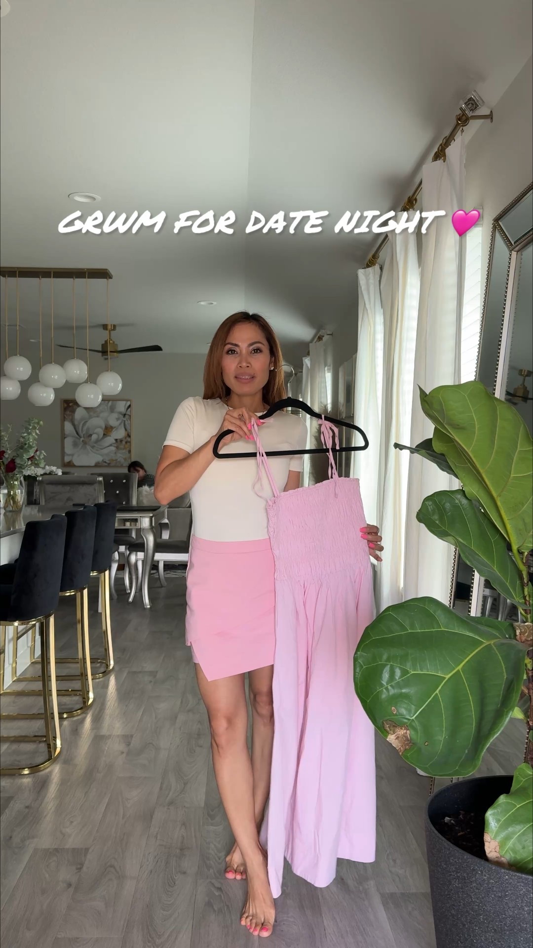 Date night fit ✨ If you know me, you
know pink is my favorite color! Simple look... but make it pink🩷