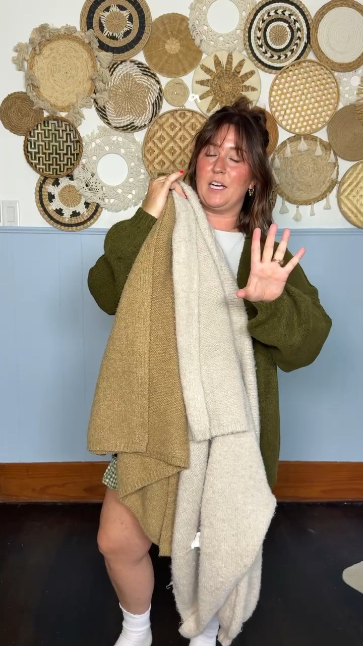 Hands down the BEST cardigan!! Perfect for cozy season! I’m 5’1 size 8/10 wearing medium for slouchy oversized fit!

#LTKSeasonal #LTKMidsize #LTKWorkwear