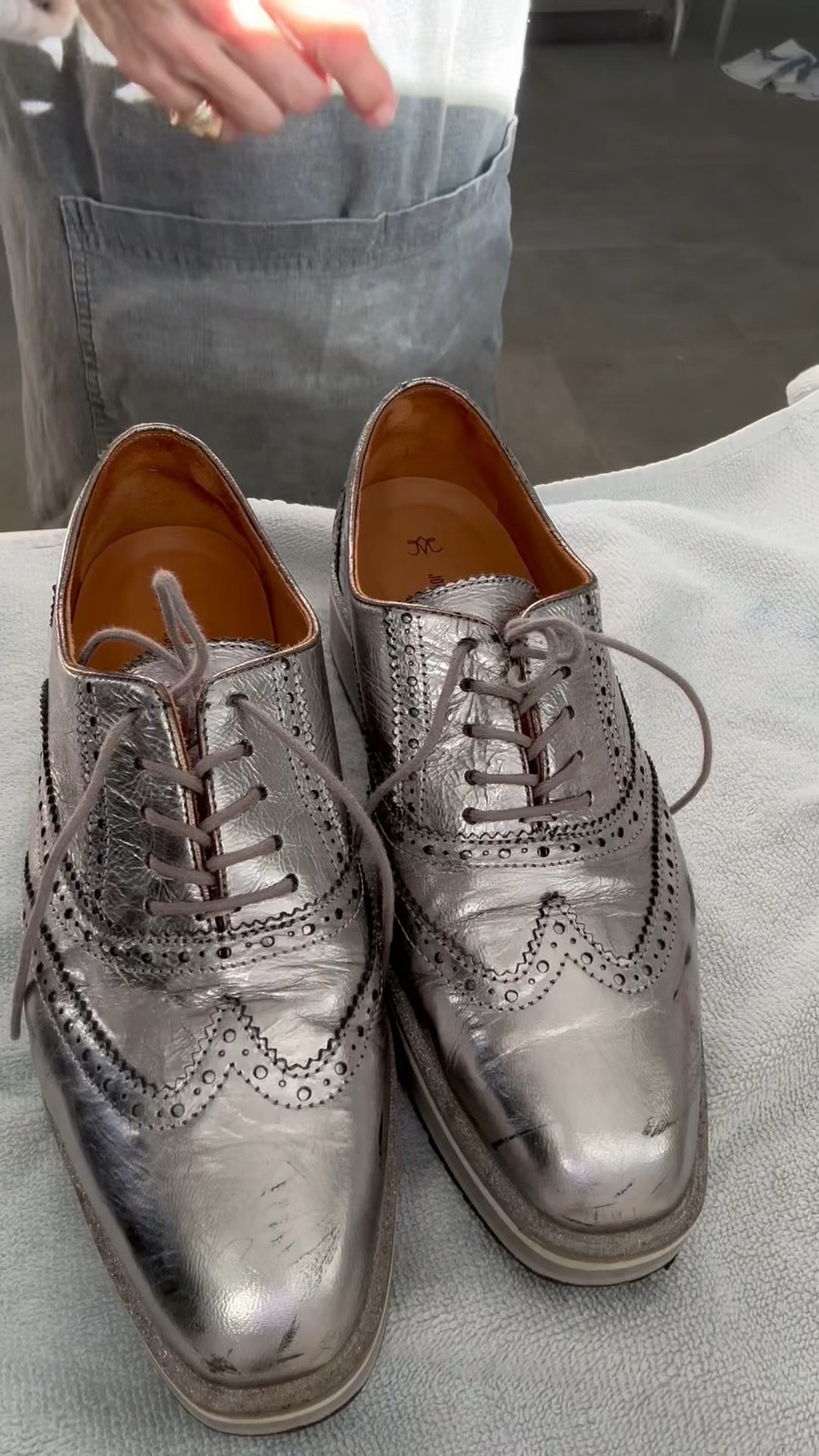 Rehabbing metallic shoes with leather paint 

#LTKWatchNow
