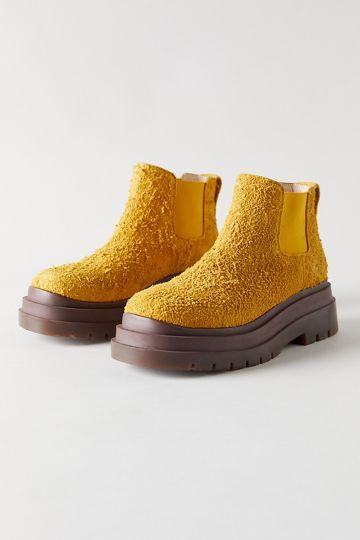 UO Dana Suede Chelsea Boot | Urban Outfitters (US and RoW)
