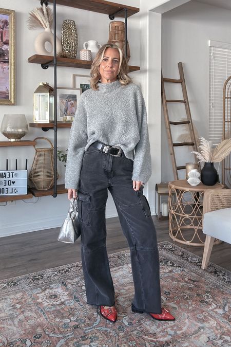 Todays outfit
On SALE
Sweater size xs
Cargo jeans size 0
Silver handbag
Amazon accessories 


#LTKstyletip #LTKsalealert #LTKfindsunder50