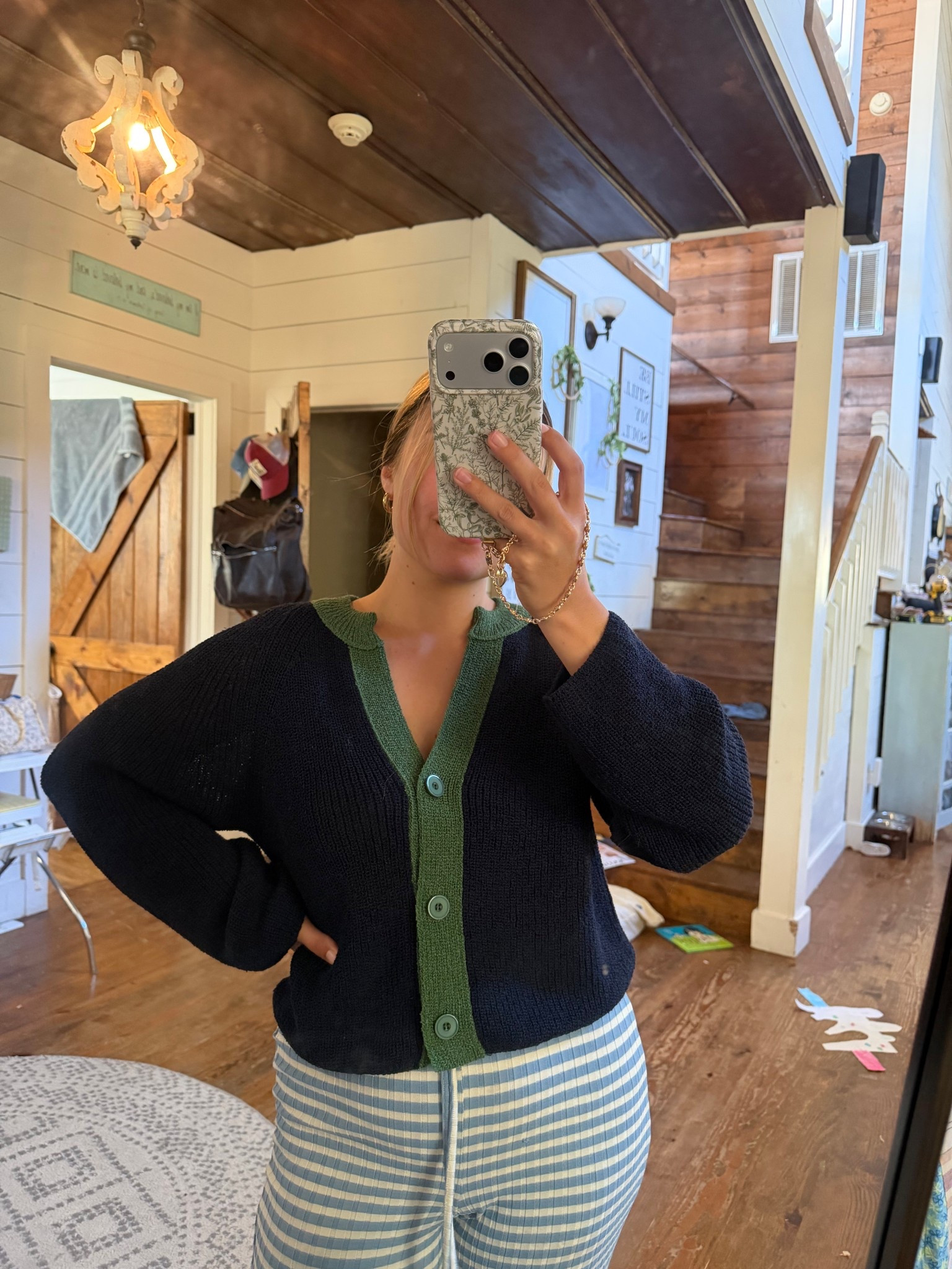 my outfit from today’s vlog! 🩵

#momootd #sweaterweather #cozyoutfit #falloutfit #outfitinspo

#LTKFindsUnder100 #LTKHoliday #LTKootd