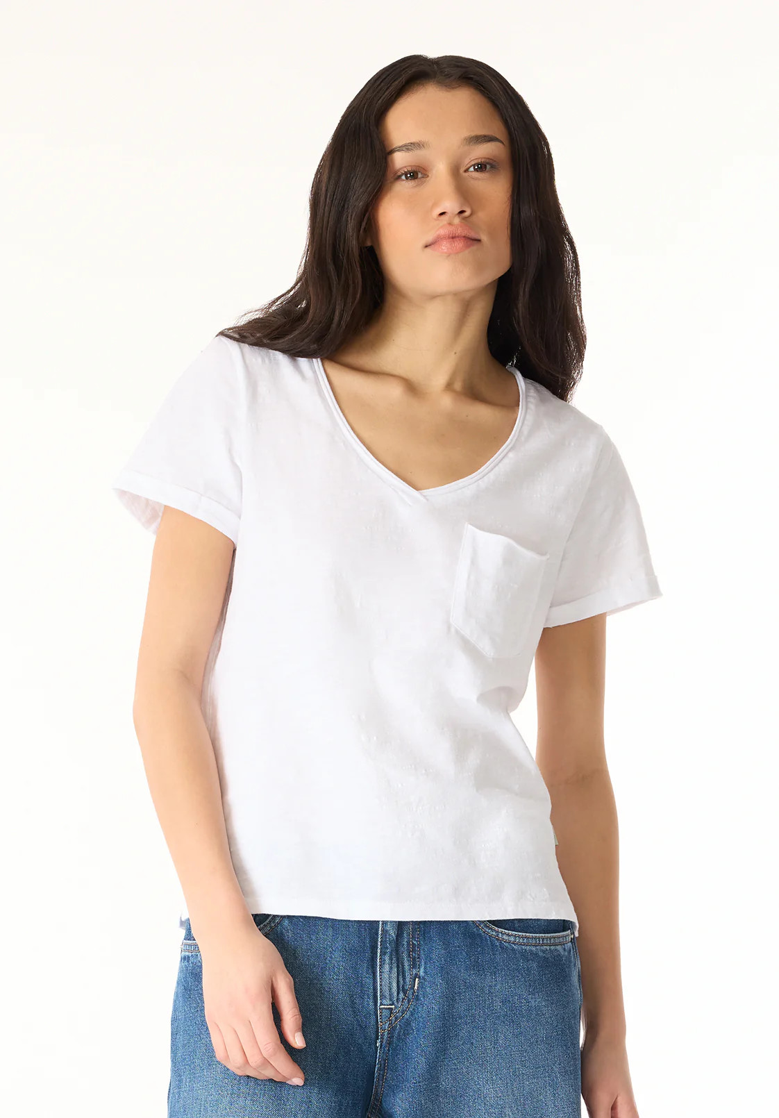 Moxie Women's Slub Knit V-Neck T-Shirt, White - KT0179P | Buffalo David Bitton