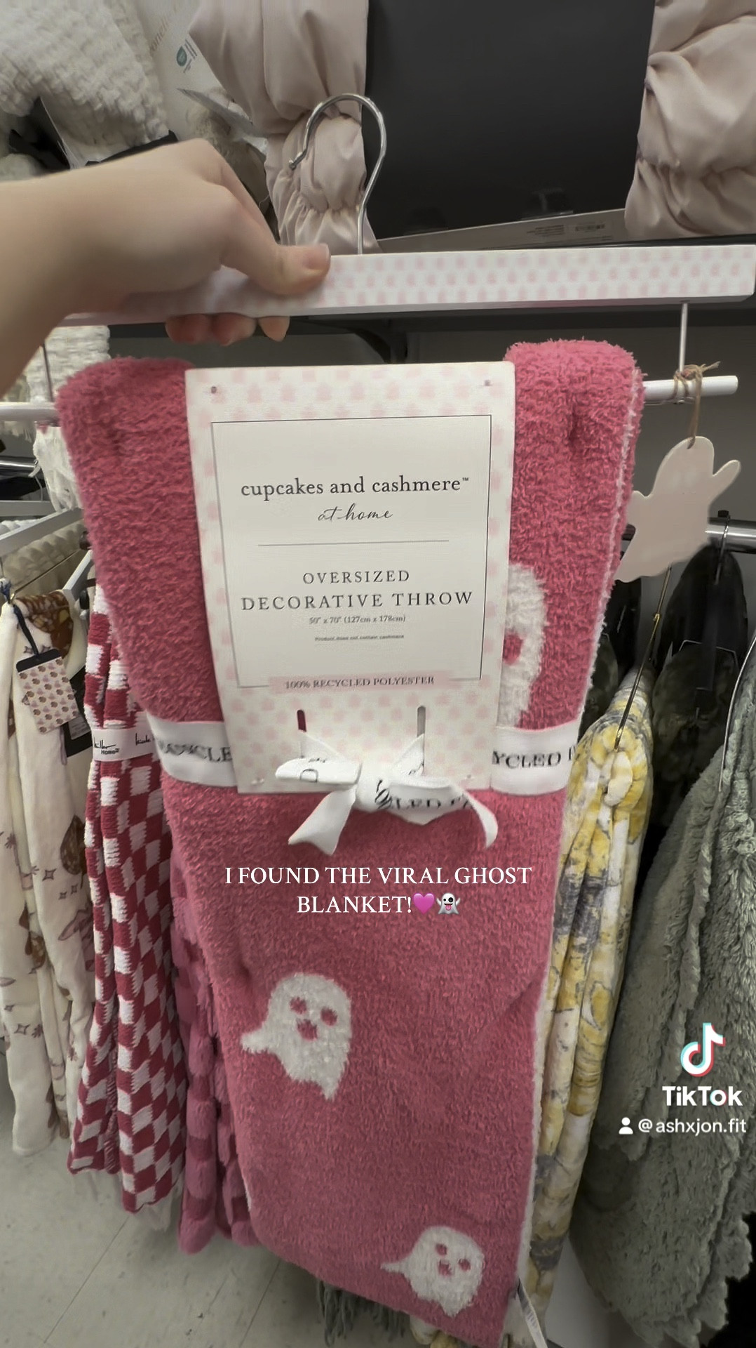 I found the VIRAL ghost pink/white blanket at Marshall’s!! Such a fun find that I have been looking for for the past year. It’s not on Marshall’s website but I linked one from Amazon that is exactly the same!🩷👻

#LTKFindsUnder50 #LTKFallSale #LTKHome