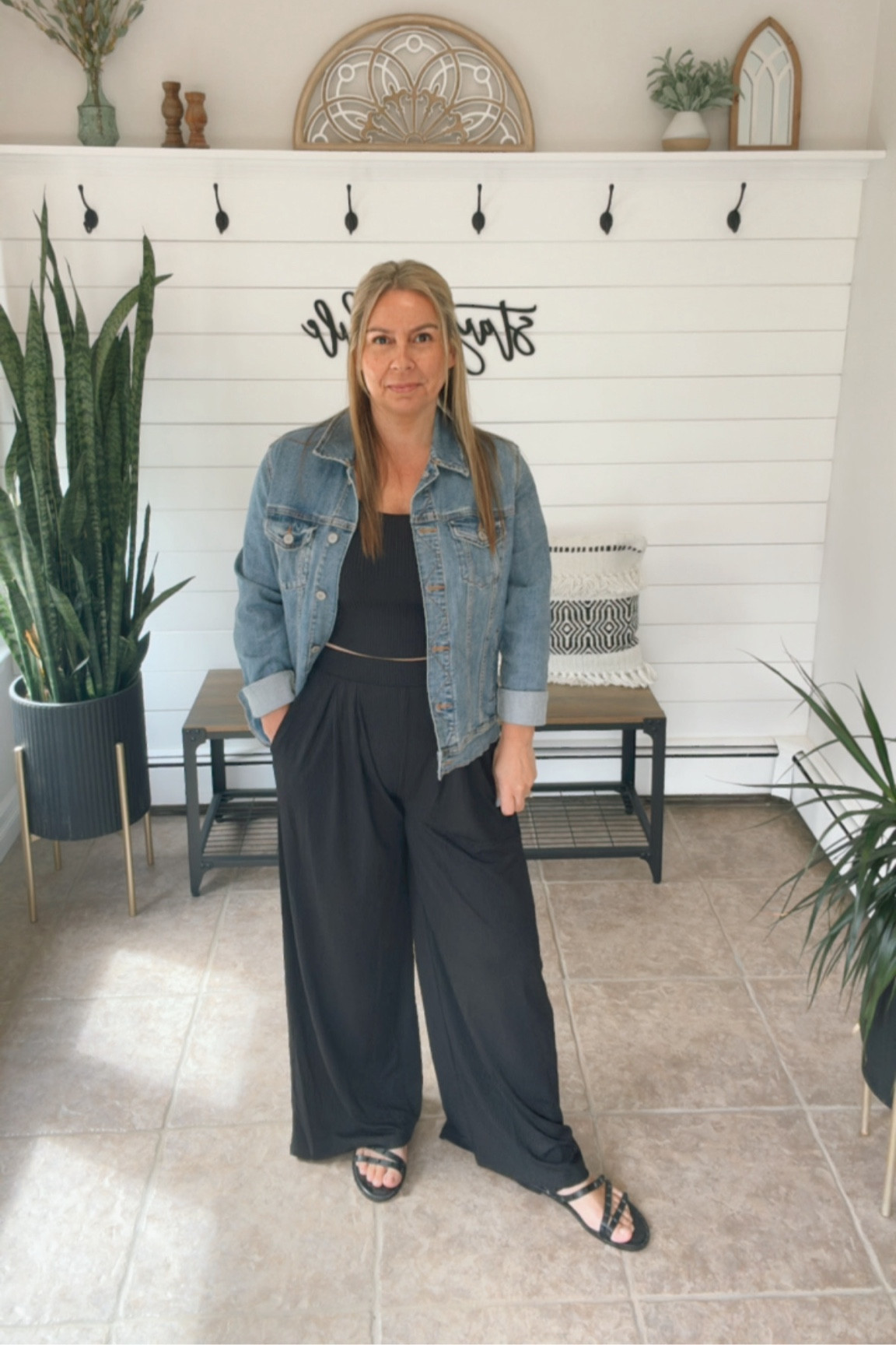 Spring outfit idea! I’m wearing a medium in this 2 pc set. This Super comfy lounge set makes a cute travel outfit!!

#LTKtravel #LTKmidsize #LTKover40