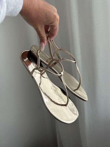 Gold t-strap sandals run tts

#LTKShoeCrush #LTKFindsUnder100