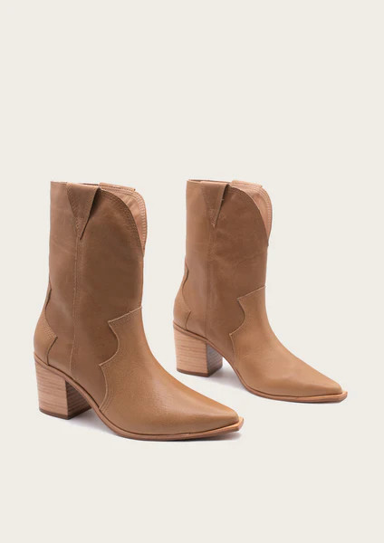 Petra Nutmeg | KAANAS