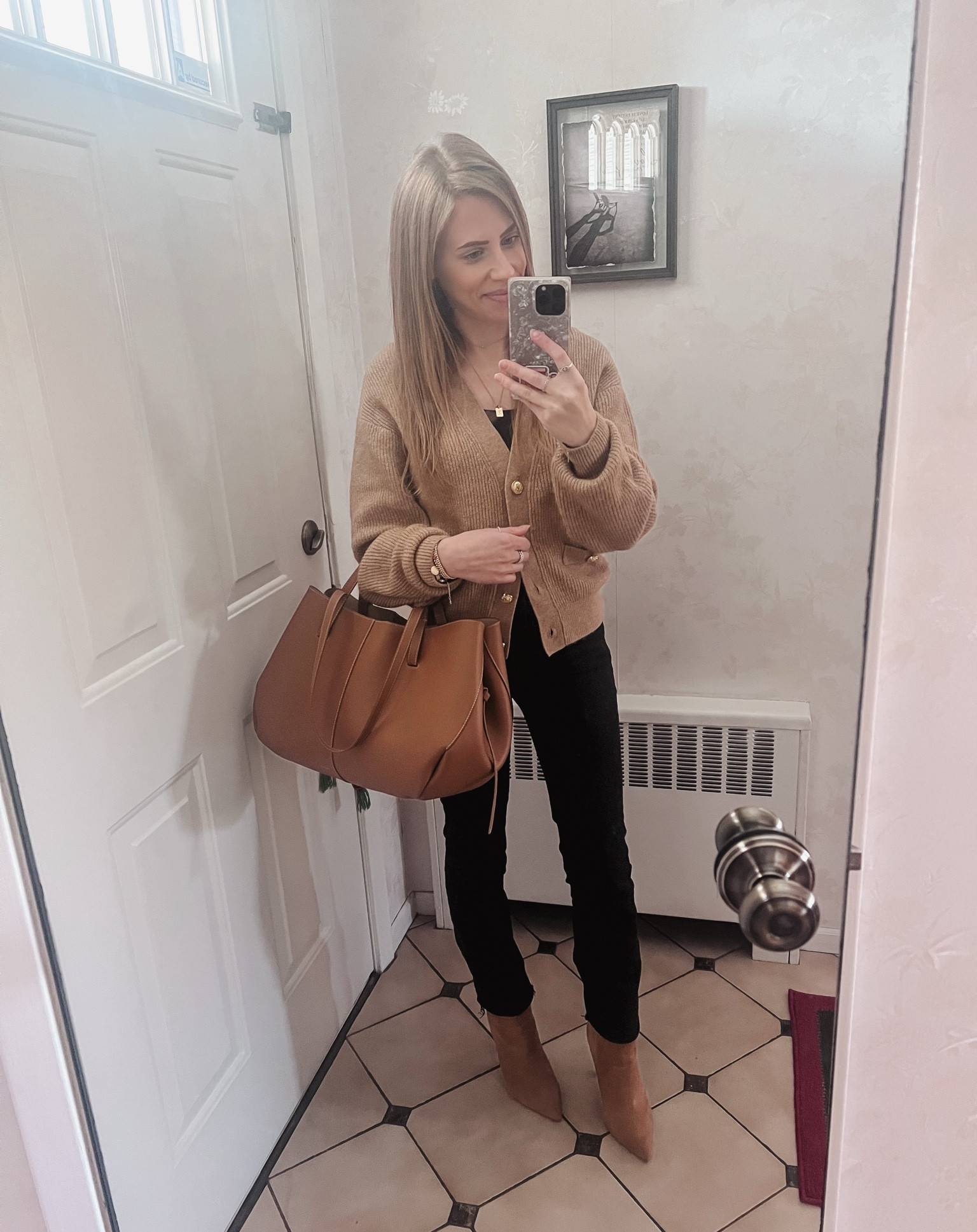 Christmas Party 🎄🤍


Mother petite jeans / neutral sweater / booties / Polene cyme

#LTKStyleTip #LTKShoeCrush #LTKSeasonal