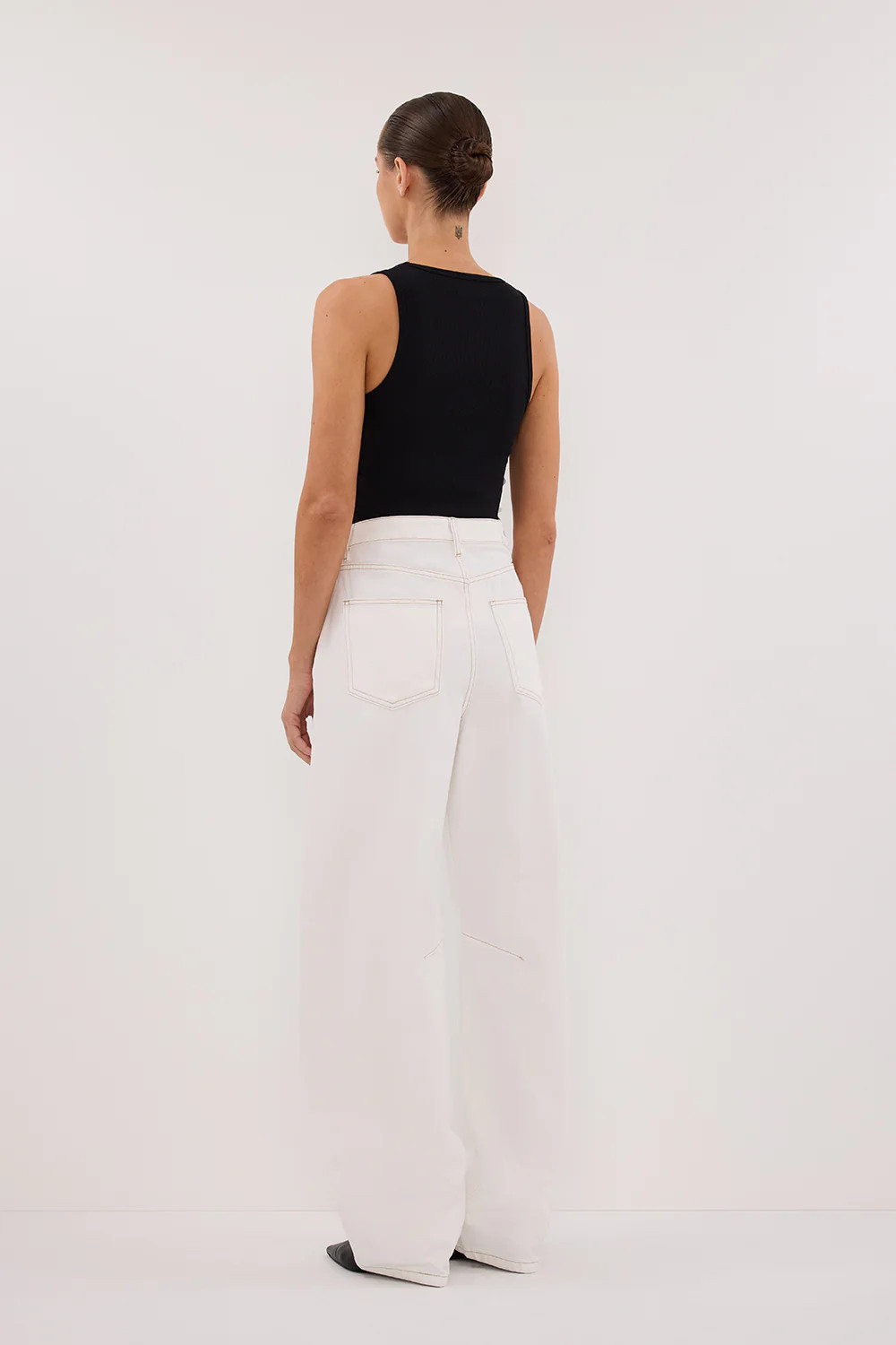 LIV WHITE DENIM BARREL LEG JEAN | DISSH