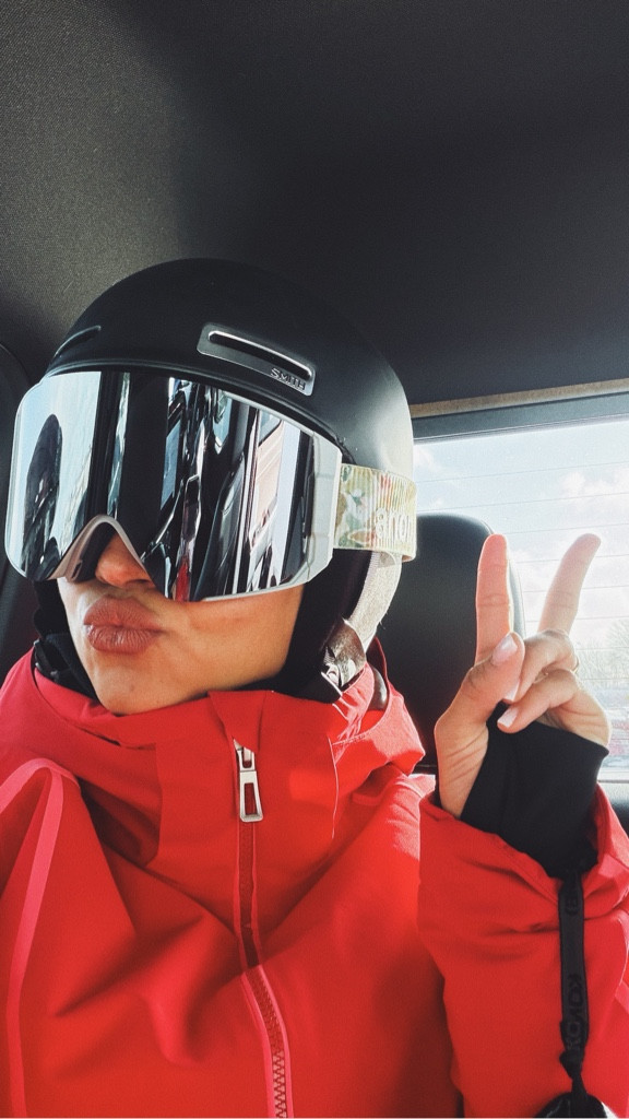 GRWM to go snowboarding 🏂 

Me fala se vc conseguiu contar as camadas 

 
#grwm #snowboard #snow