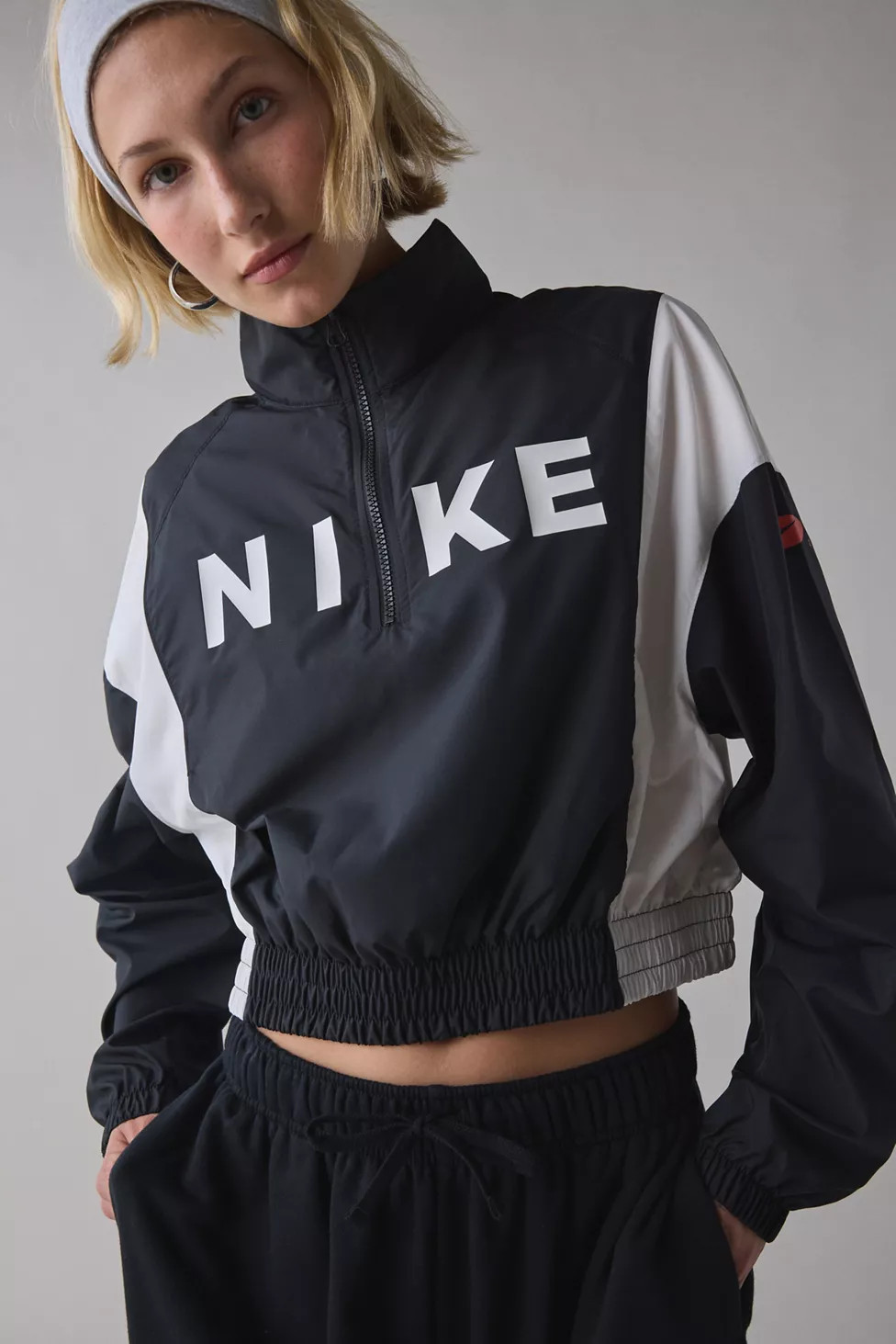 Nike Sportswear Woven Lightweight 1/4 Zip Jacket | Urban Outfitters (US and RoW)