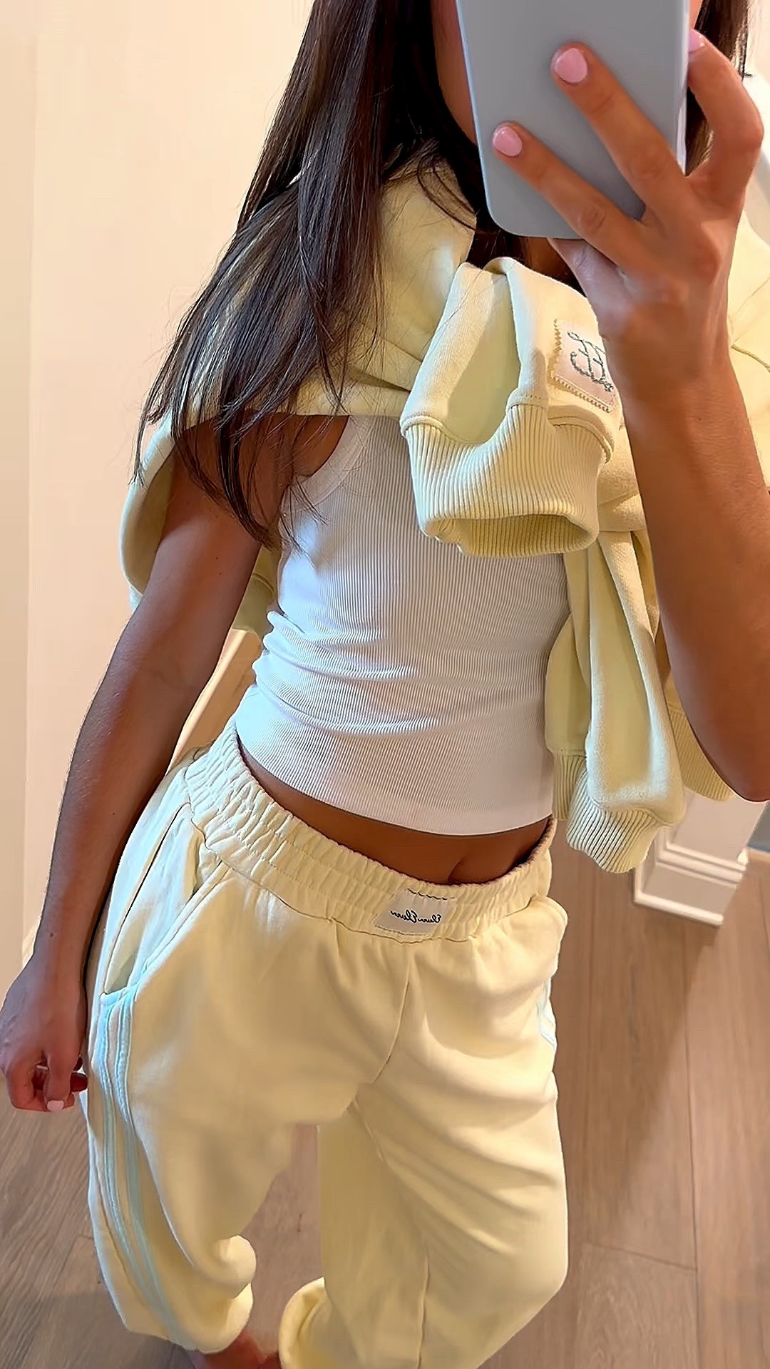 obsessed with this new @Eleven Eleven matching set!! launches today @ 11 am ct soo comfy & perf yellow for summer
#matchingset #sweatset #everydayoutfit
#OOTD #comfyoutfit


travel outfit

#LTKTravel #LTKootd #LTKActive