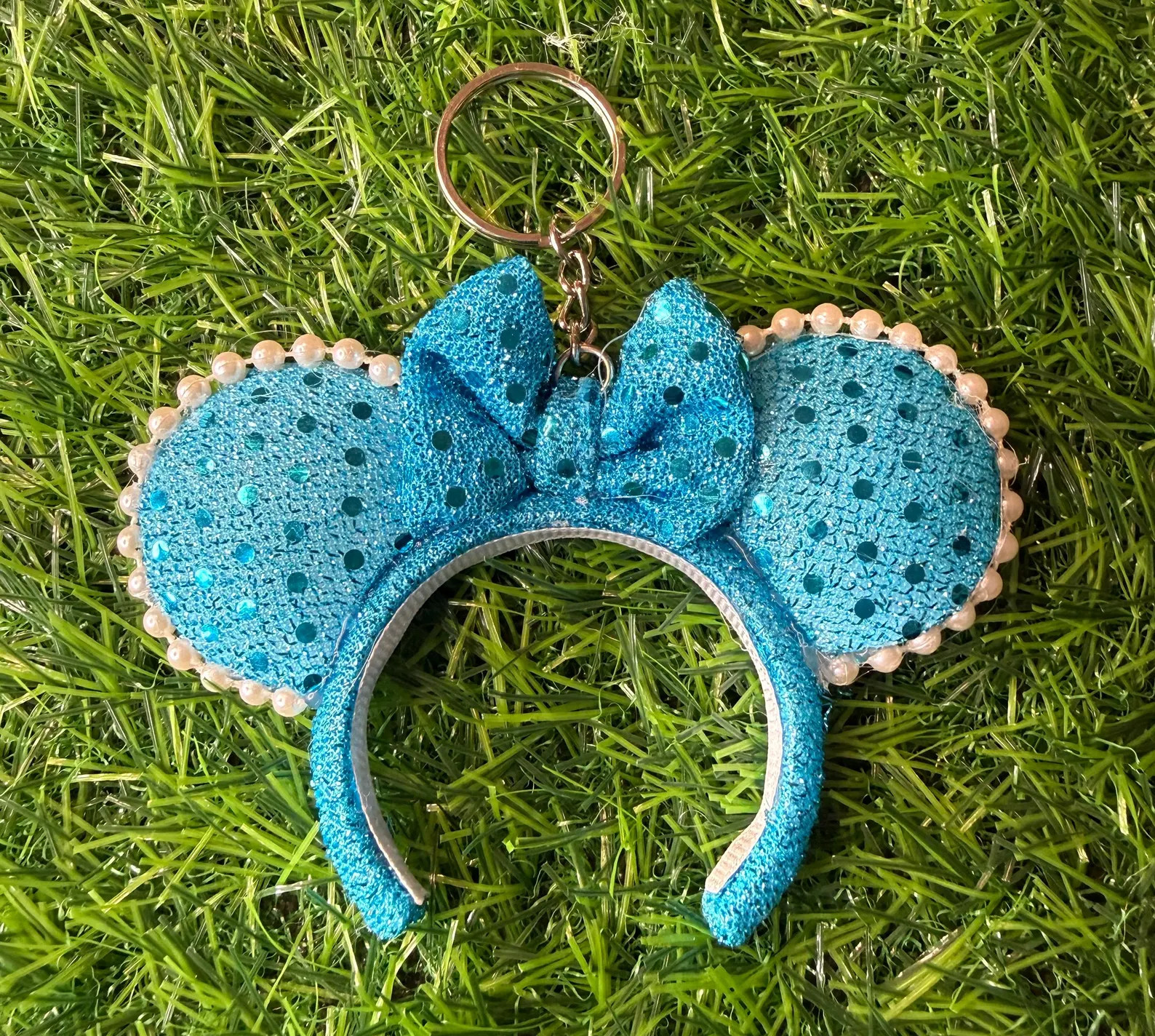 Mini Minnie Mouse Ears Keychain – Bow Bag Charm – Theme Park Inspired Gift | Etsy (Global)