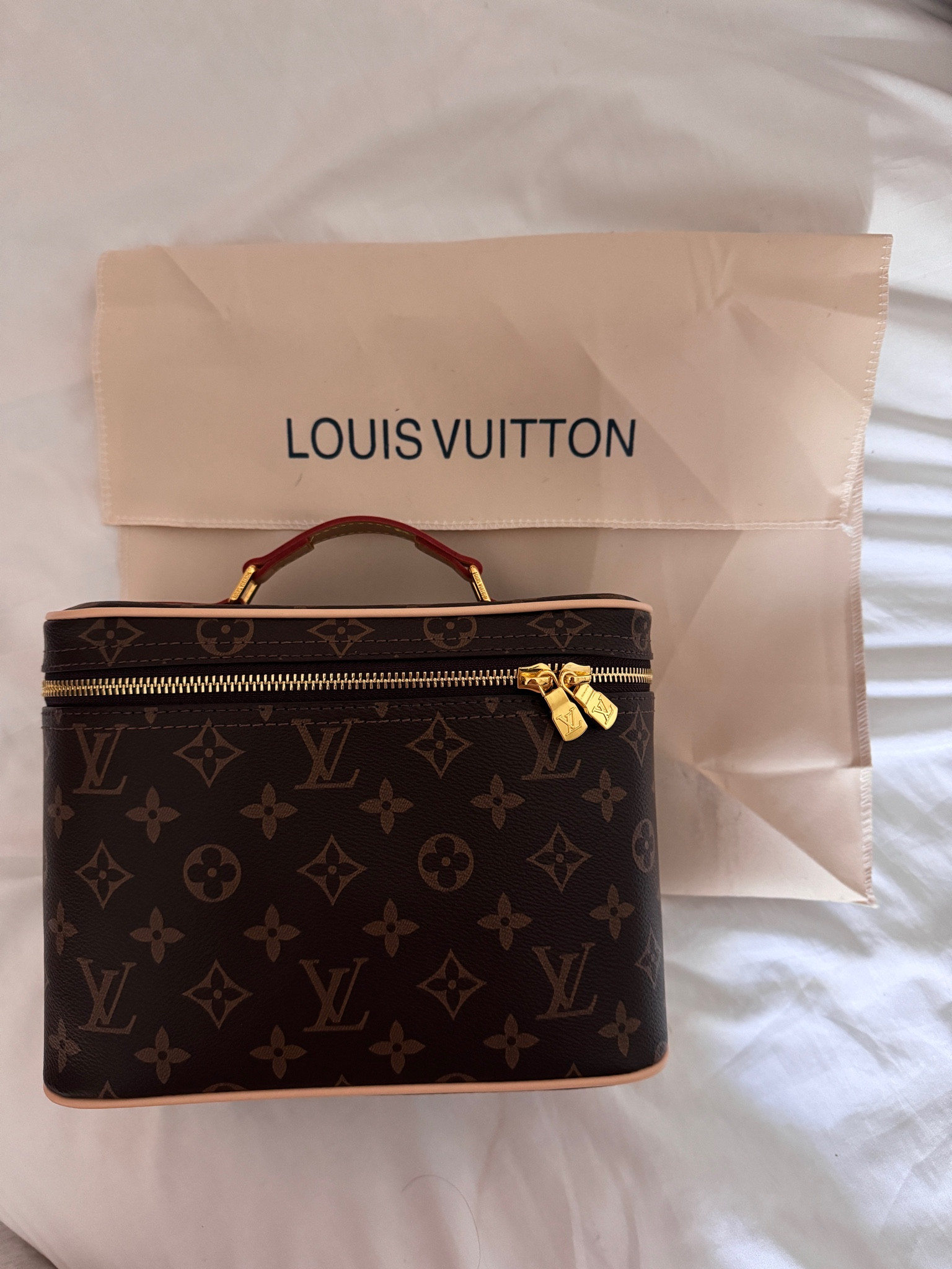 makeup LV bag🔗🛍️

#LTKSeasonal #LTKHoliday #LTKItBag