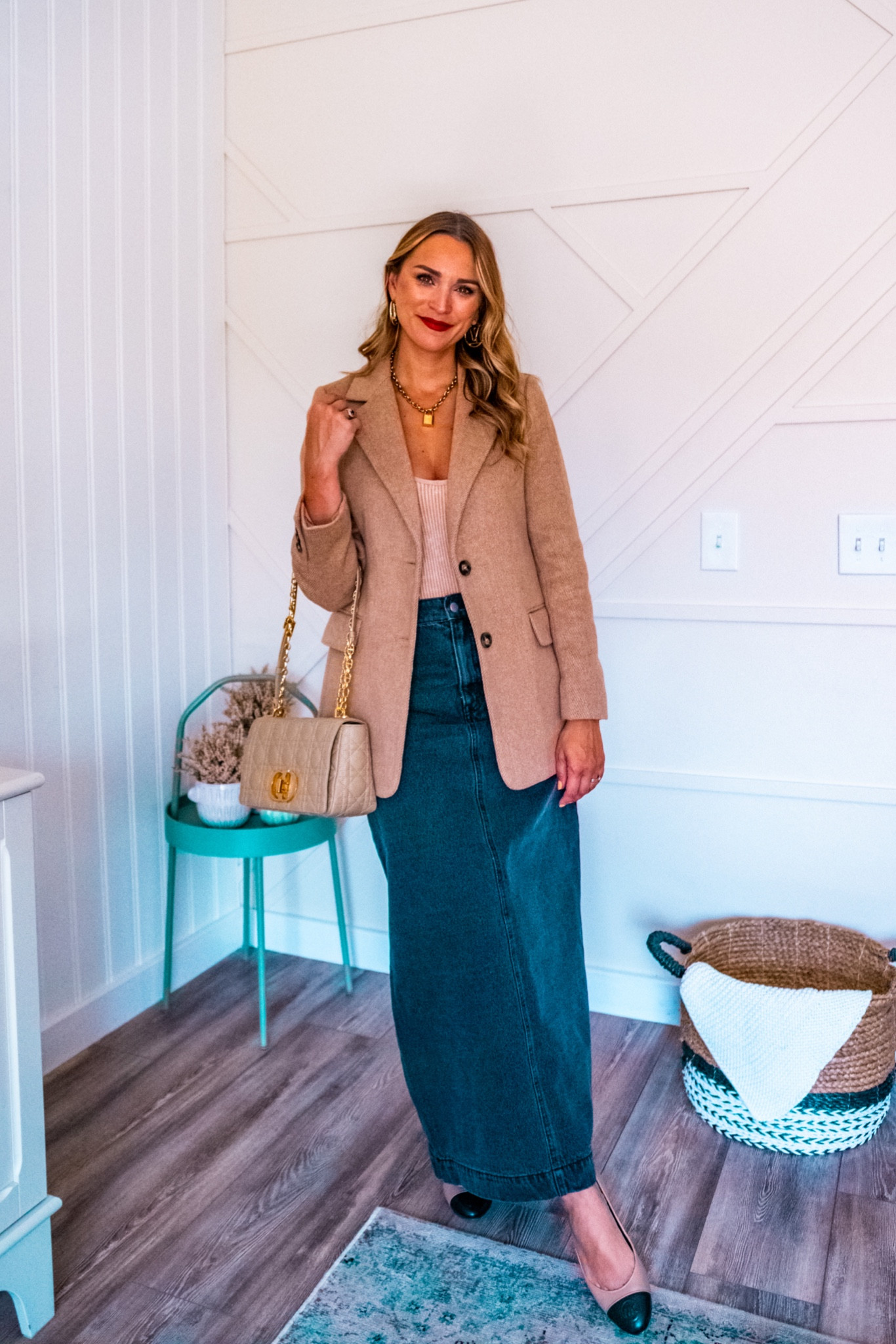 Fall outfit idea - long denim skirt, beige blazer  

#LTKstyletip #LTKSeasonal #LTKfindsunder100