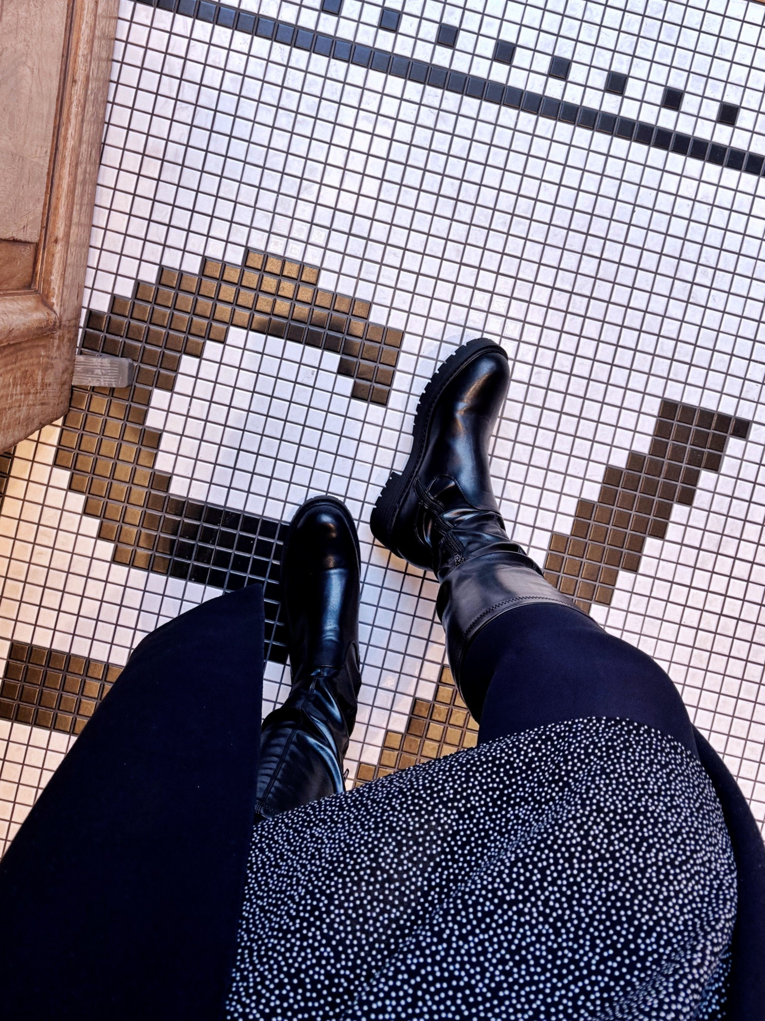 New shiny black boots, perfect for London rainy days (and they’re only £30!) 🖤

#LTKuk #LTKshoes #LTKsale