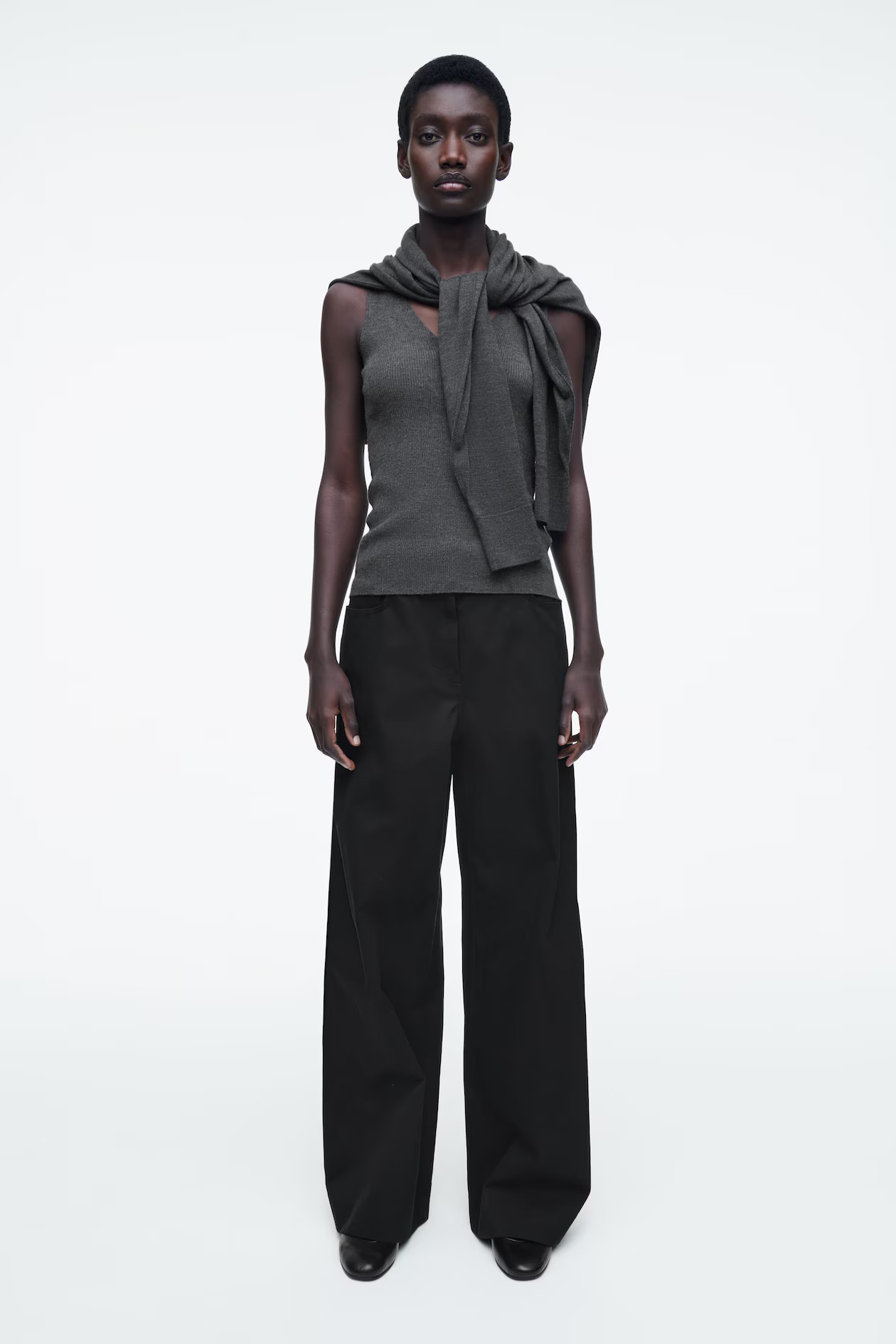 PANTALON LARGE EN COTON - NOIR | COS (EU)