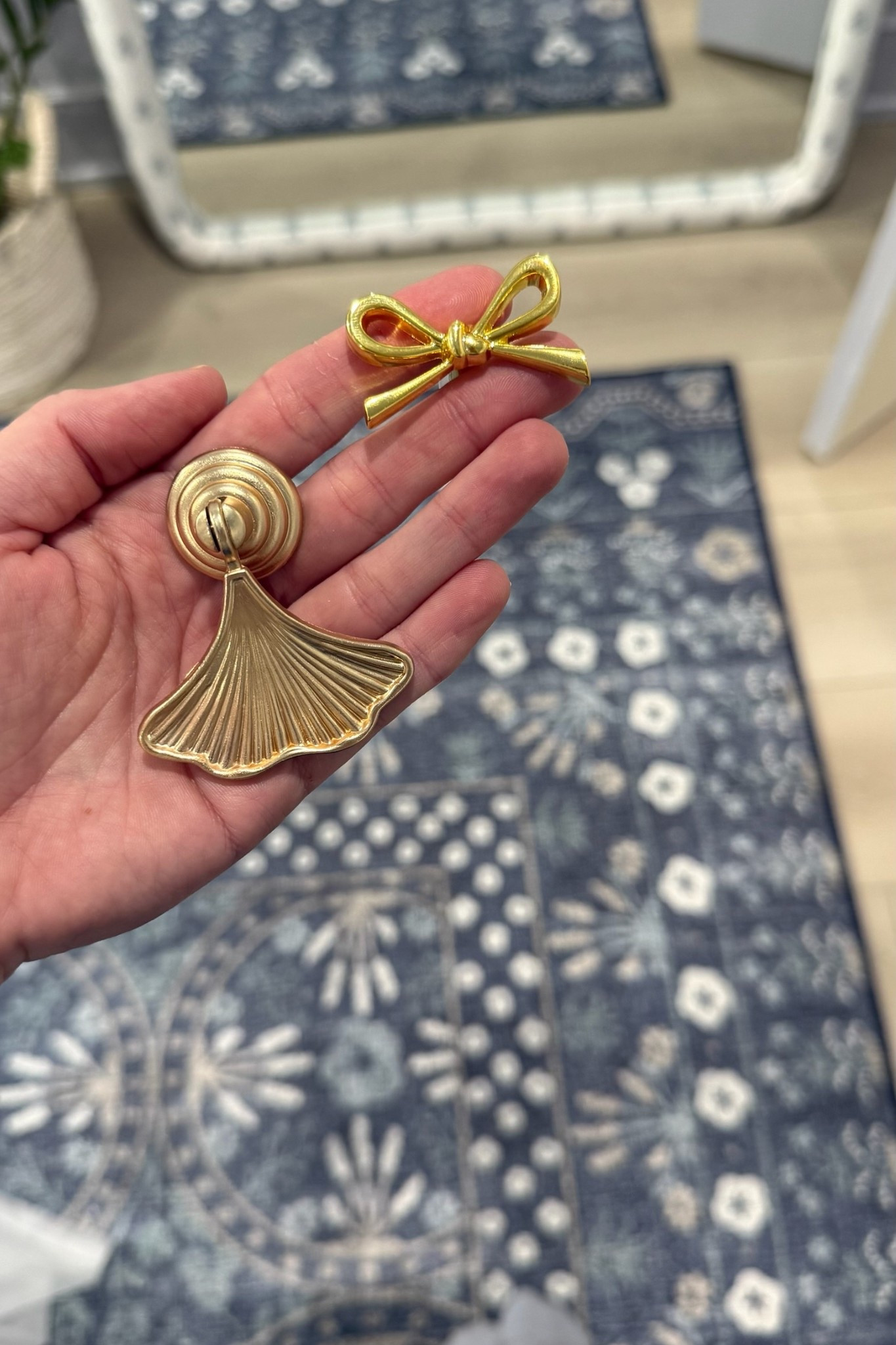 Every room needs cute finishing details. Both of these knobs would be perfect in a little girls room. I’ve used both and love them 😍