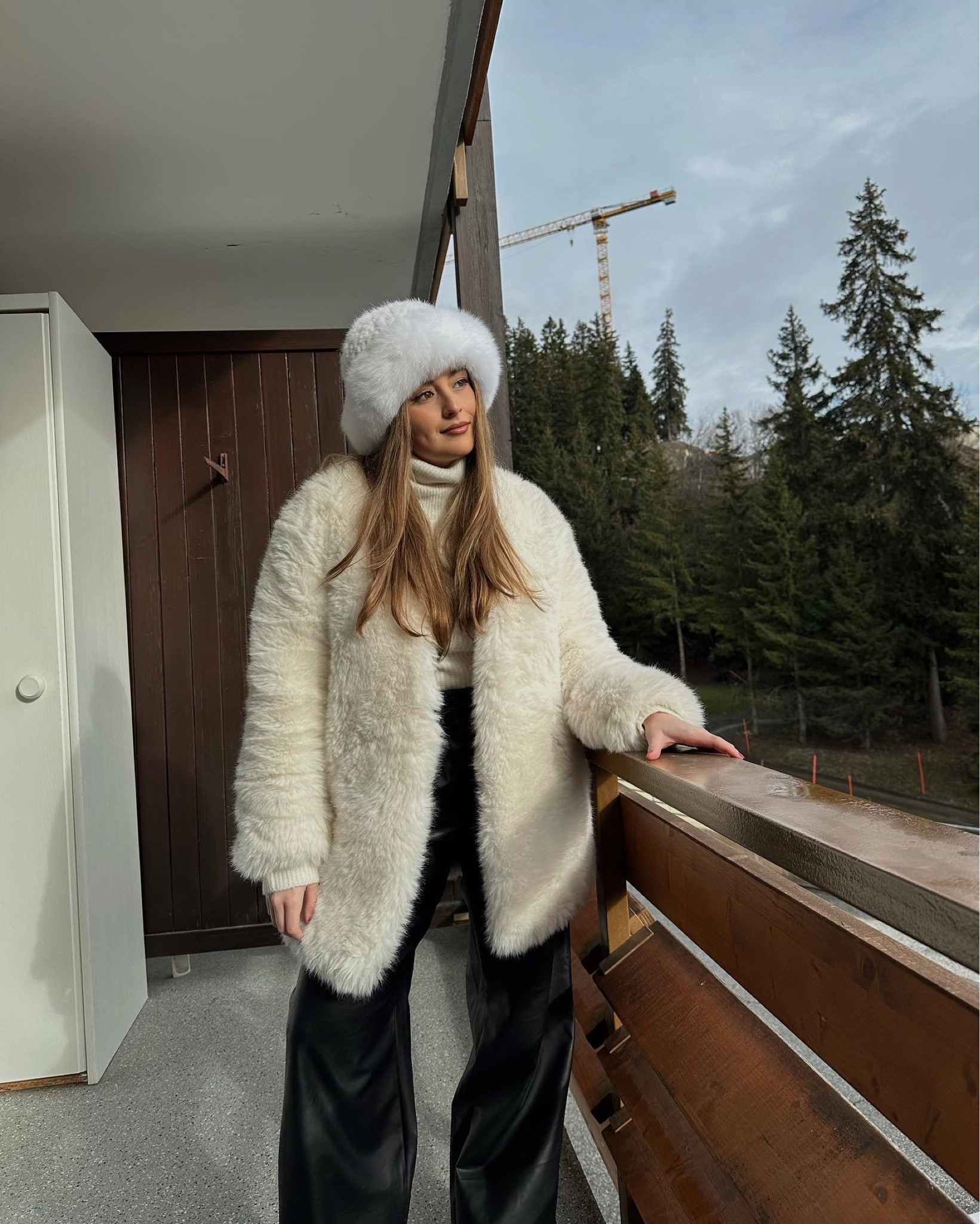 Winter essentials 2023

#LTKSeasonal #LTKtravel #LTKstyletip