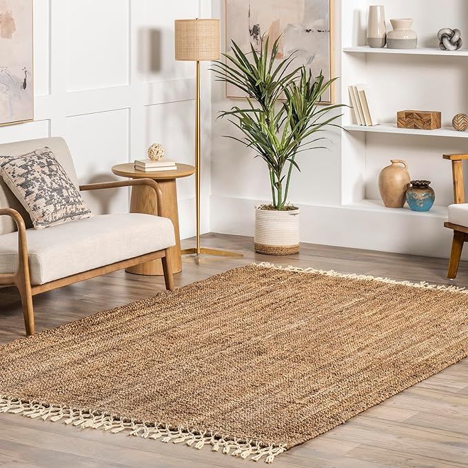 nuLOOM Raleigh Farmhouse Jute Tasseled Area Rug, 4x6, Natural | Amazon (US)