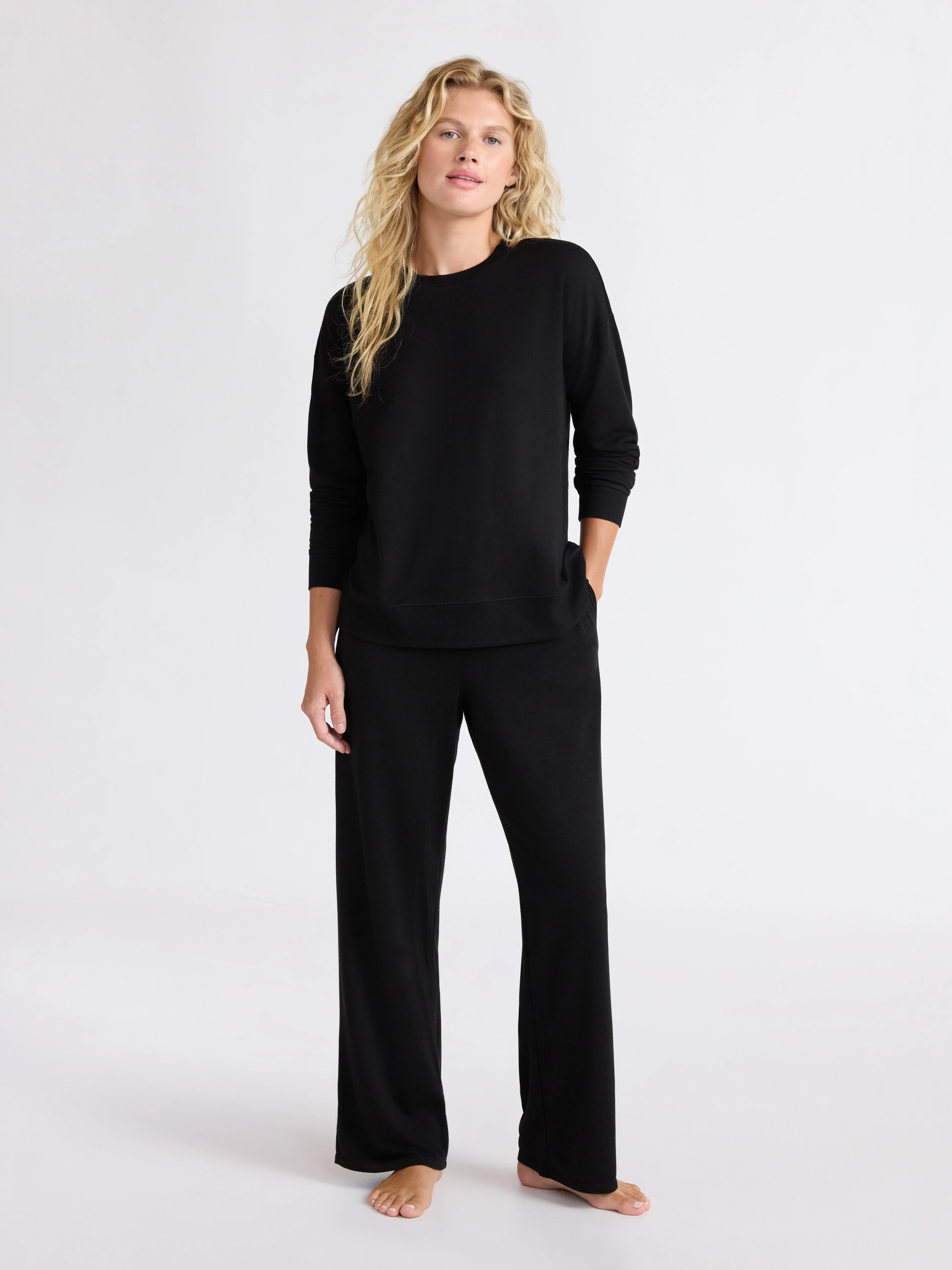 Joyspun Women's Fleece Long Sleeve Top and Straight Leg Pants Lounge Set, 2-Piece, Sizes XS-3X | Walmart (US)